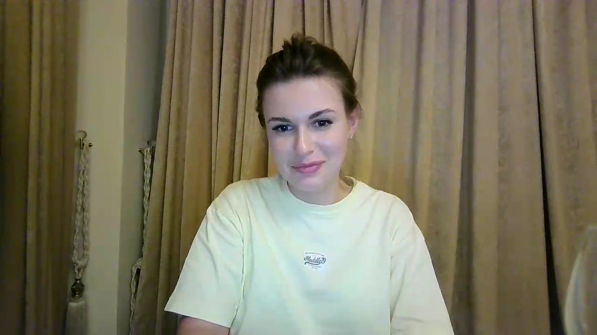 Gallery image thumbnail from Alisaaaa1's myfreecams stream on, 08/20/2026, 23:46 image 17 of 20