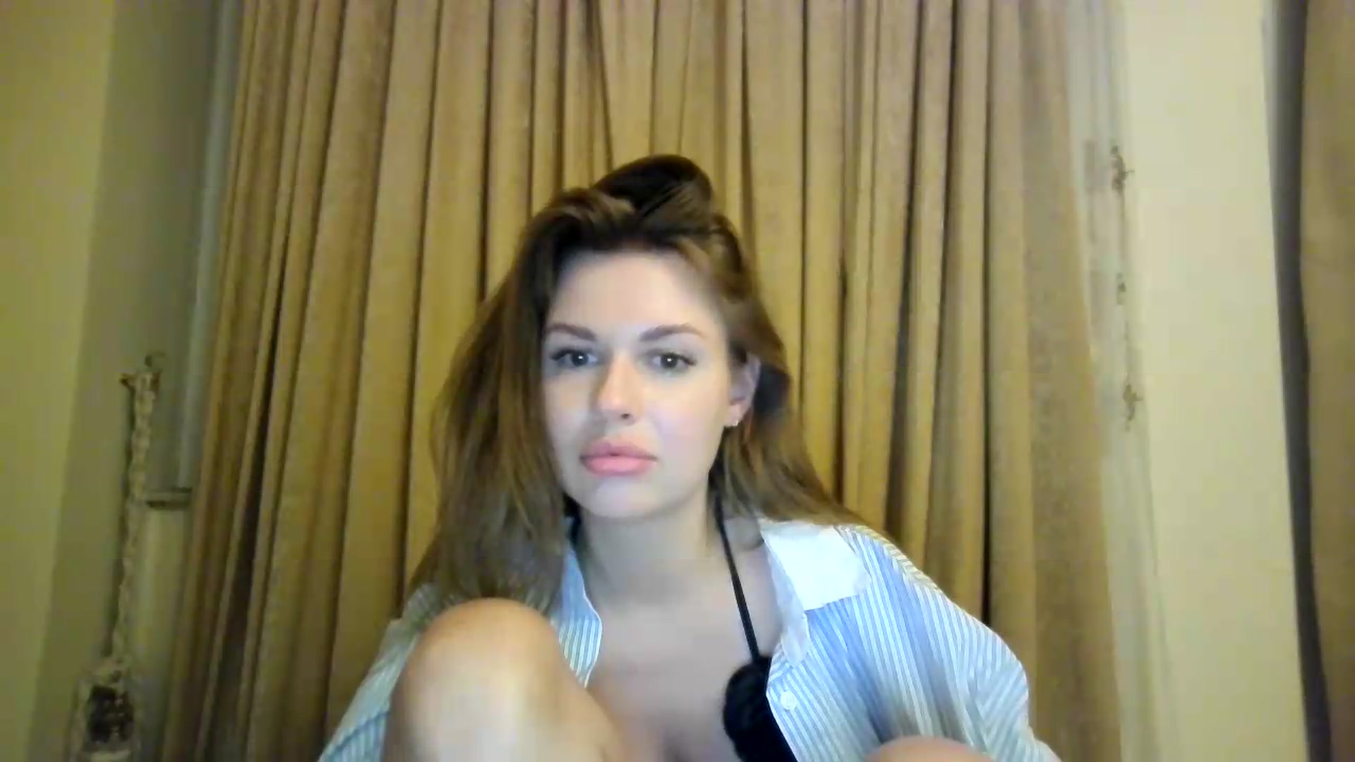Gallery image thumbnail from Alisaaaa1's myfreecams stream on, 08/22/2026, 24:21 image 18 of 20