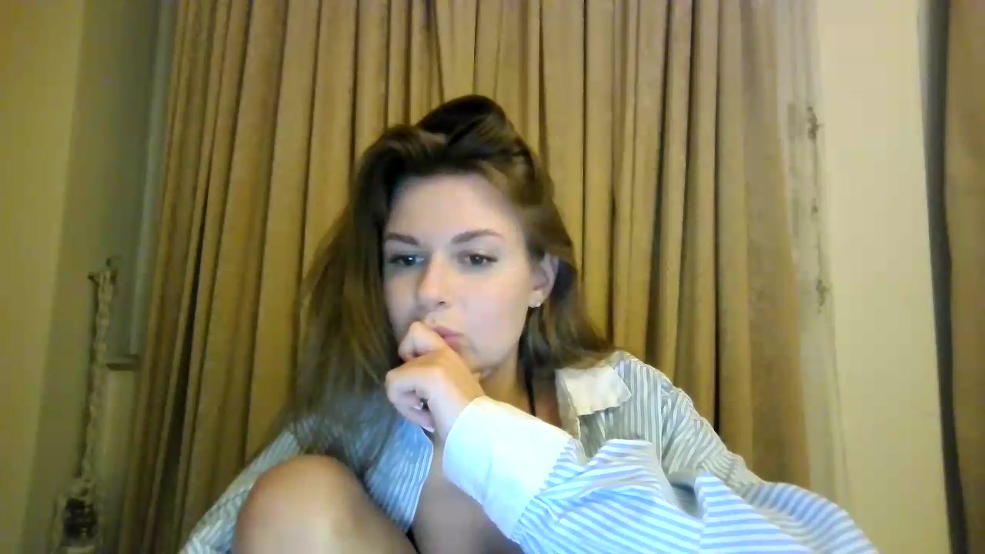 Gallery image thumbnail from Alisaaaa1's myfreecams stream on, 08/22/2026, 24:21 image 17 of 20