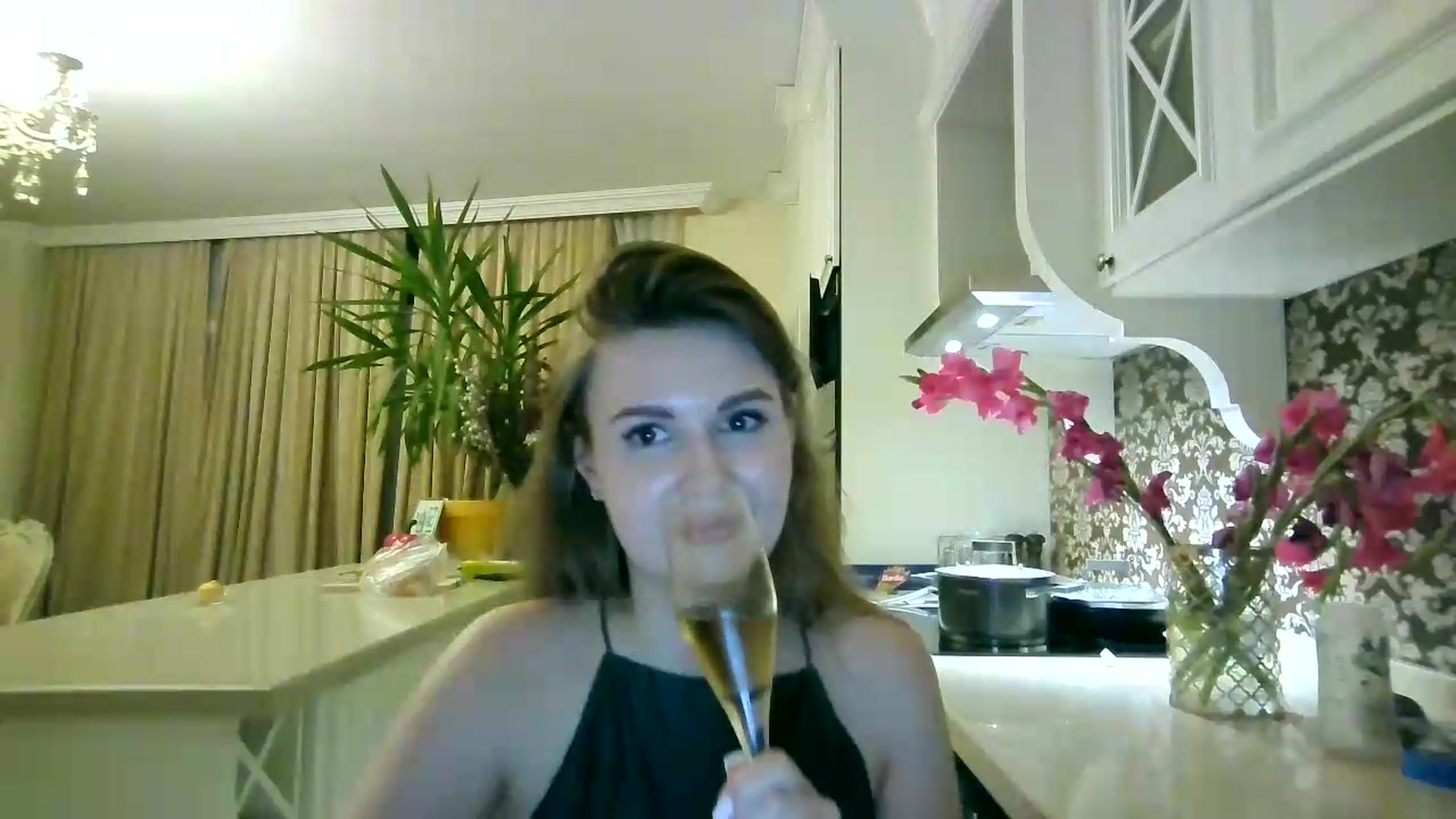 Gallery image thumbnail from Alisaaaa1's myfreecams stream on, 08/29/2026, 22:16 image 14 of 20