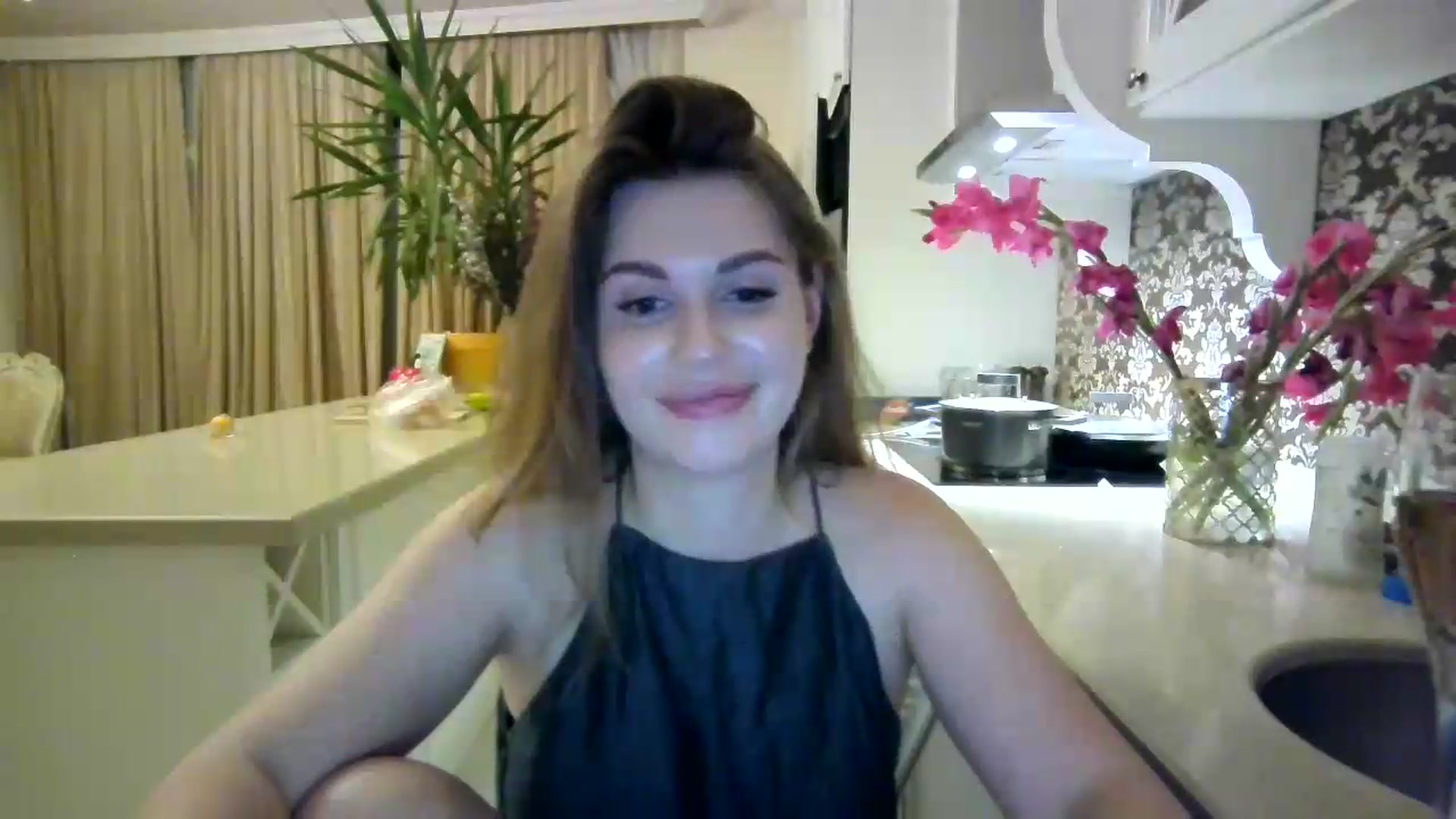 Gallery image thumbnail from Alisaaaa1's myfreecams stream on, 08/29/2026, 23:41 image 5 of 20