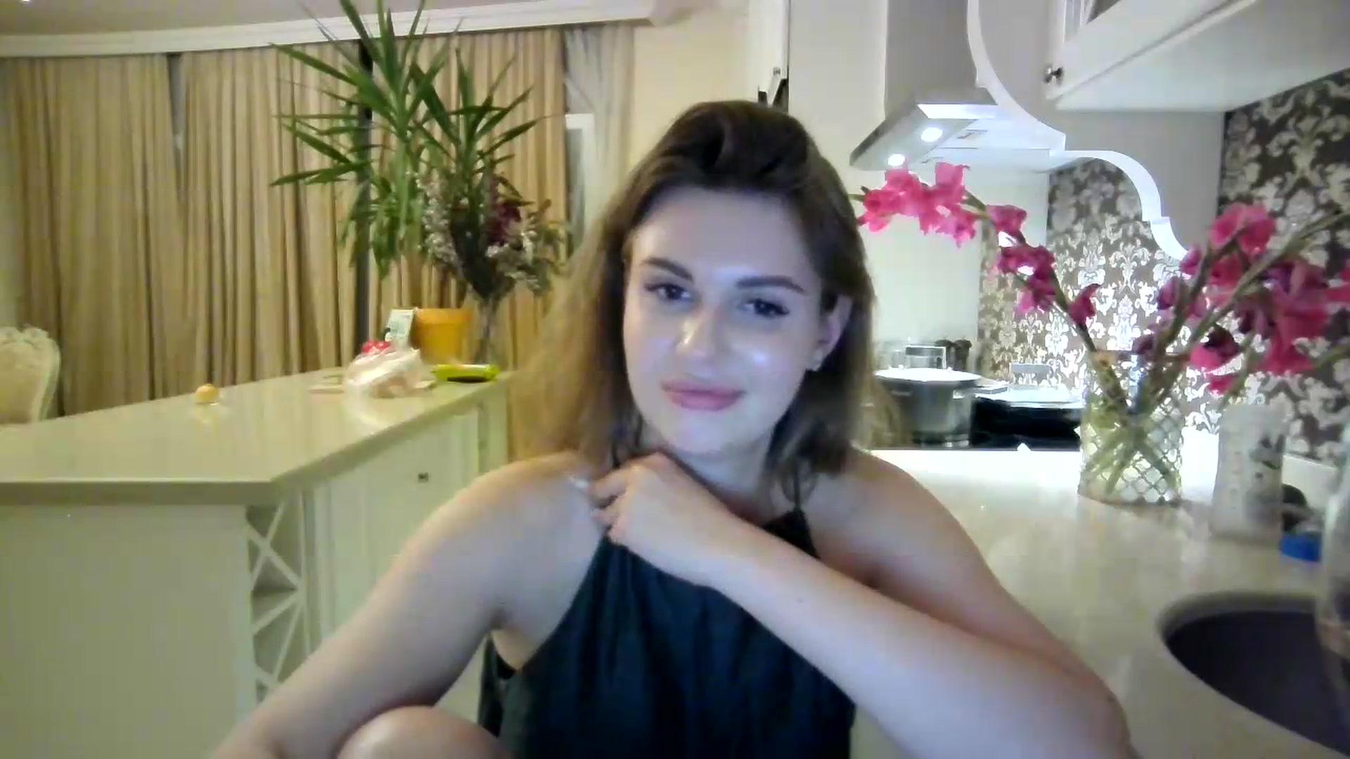 Gallery image thumbnail from Alisaaaa1's myfreecams stream on, 08/29/2026, 23:41 image 14 of 20
