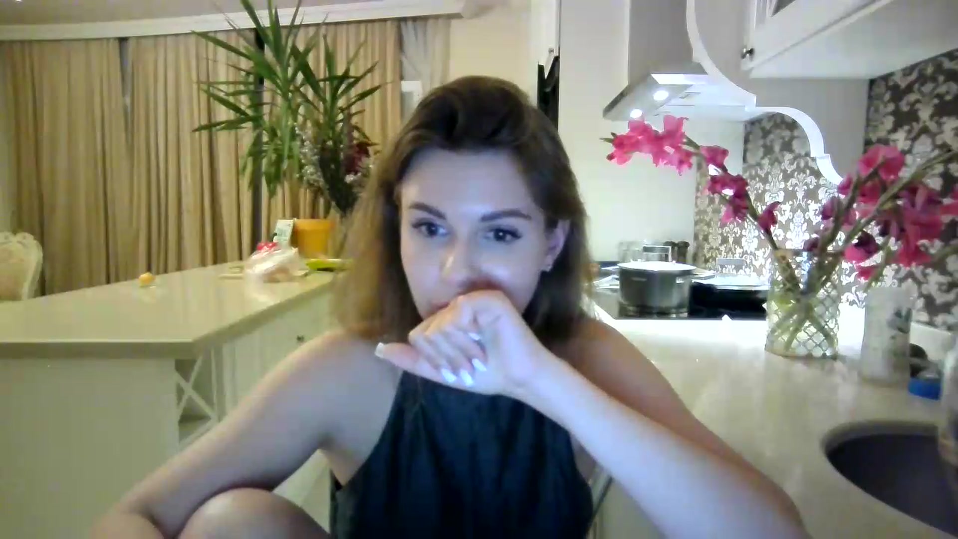 Gallery image thumbnail from Alisaaaa1's myfreecams stream on, 08/29/2026, 23:41 image 17 of 20