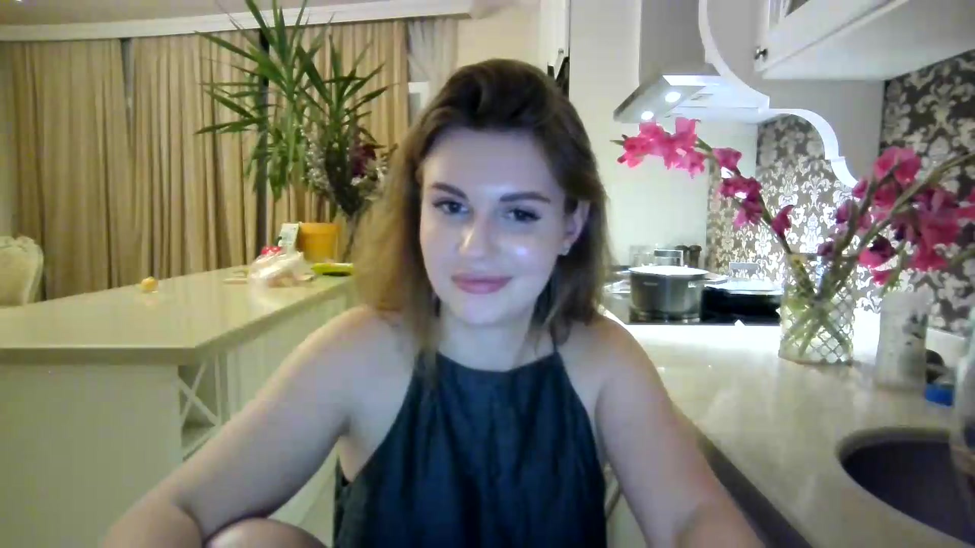 Gallery image thumbnail from Alisaaaa1's myfreecams stream on, 08/29/2026, 23:41 image 10 of 20