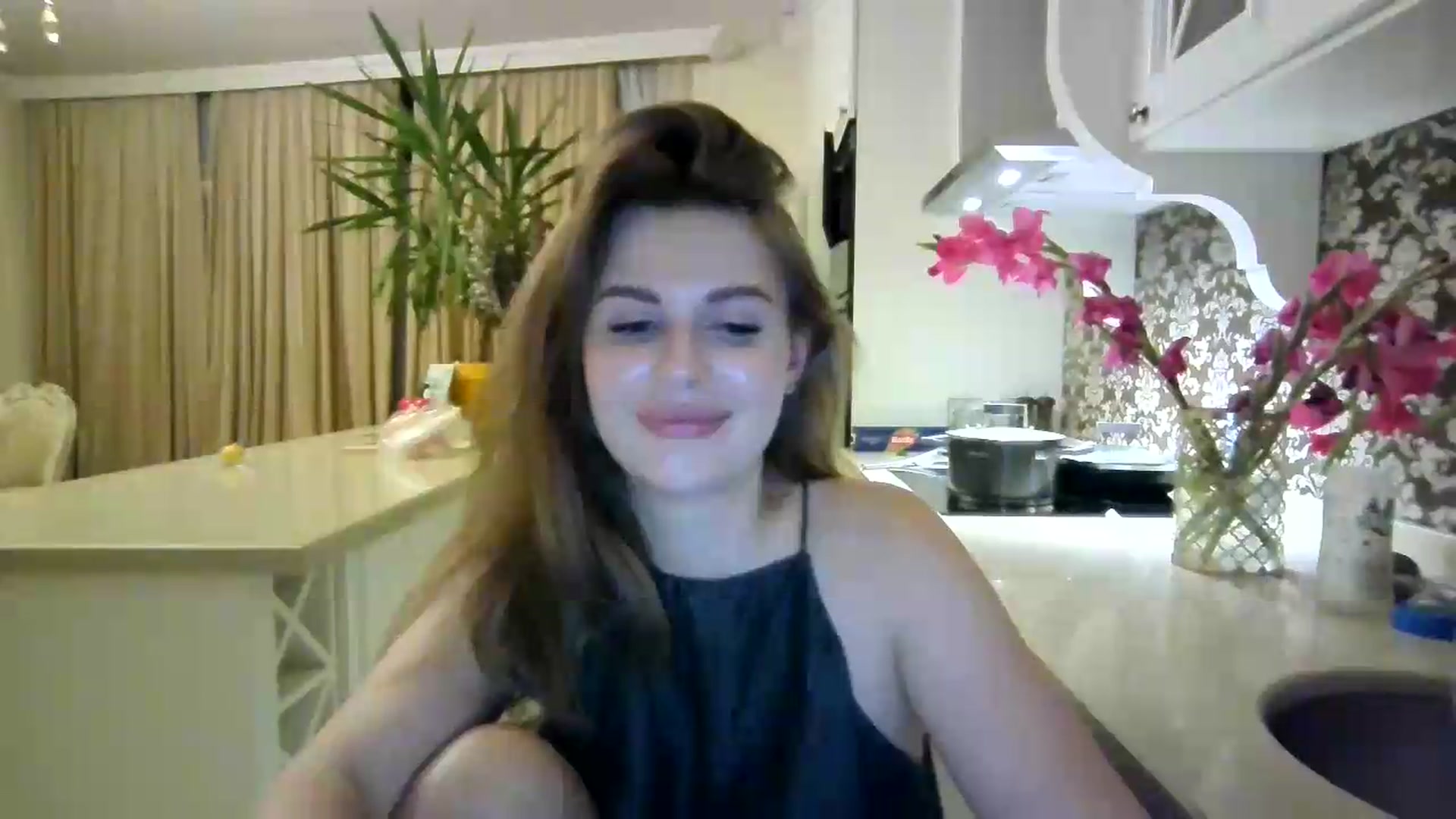 Gallery image thumbnail from Alisaaaa1's myfreecams stream on, 08/30/2026, 24:19 image 17 of 20