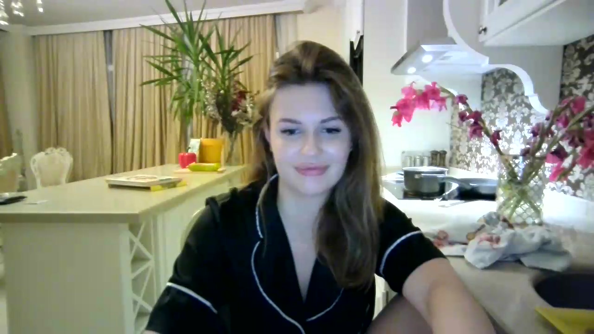Gallery image thumbnail from Alisaaaa1's myfreecams stream on, 08/31/2026, 24:27 image 3 of 20