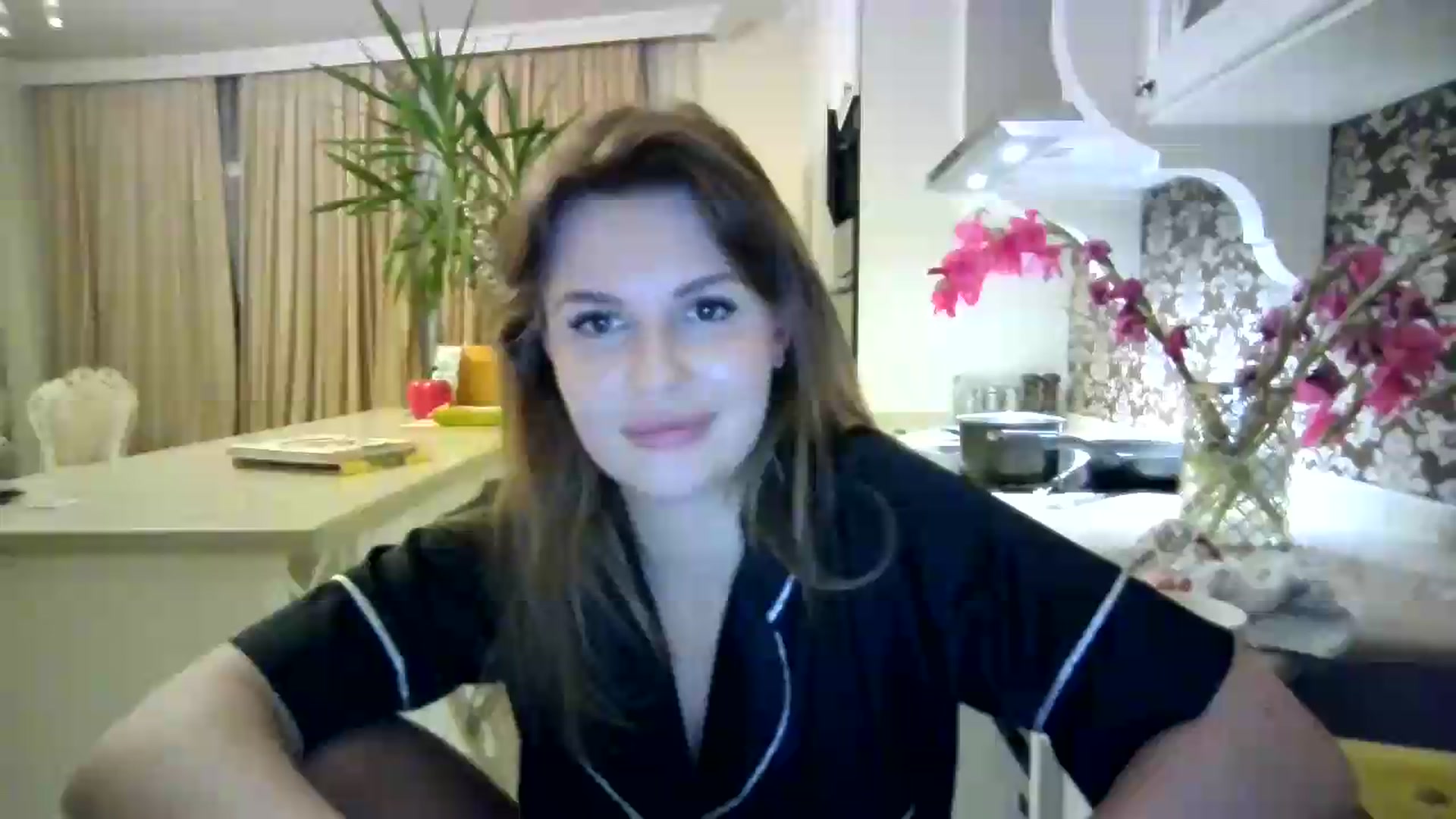 Gallery image thumbnail from Alisaaaa1's myfreecams stream on, 08/31/2026, 24:27 image 14 of 20
