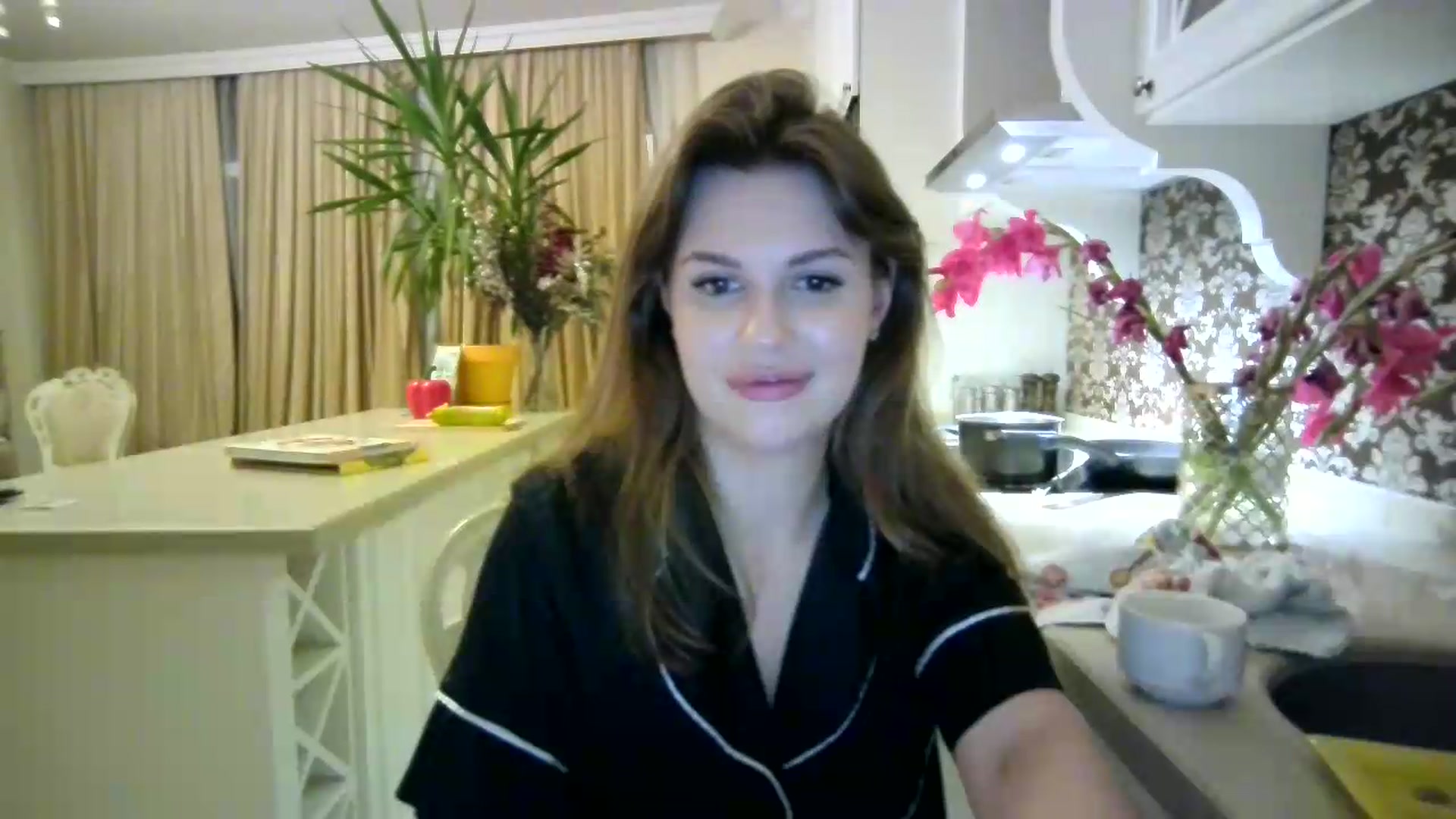 Gallery image thumbnail from Alisaaaa1's myfreecams stream on, 08/31/2026, 24:27 image 18 of 20