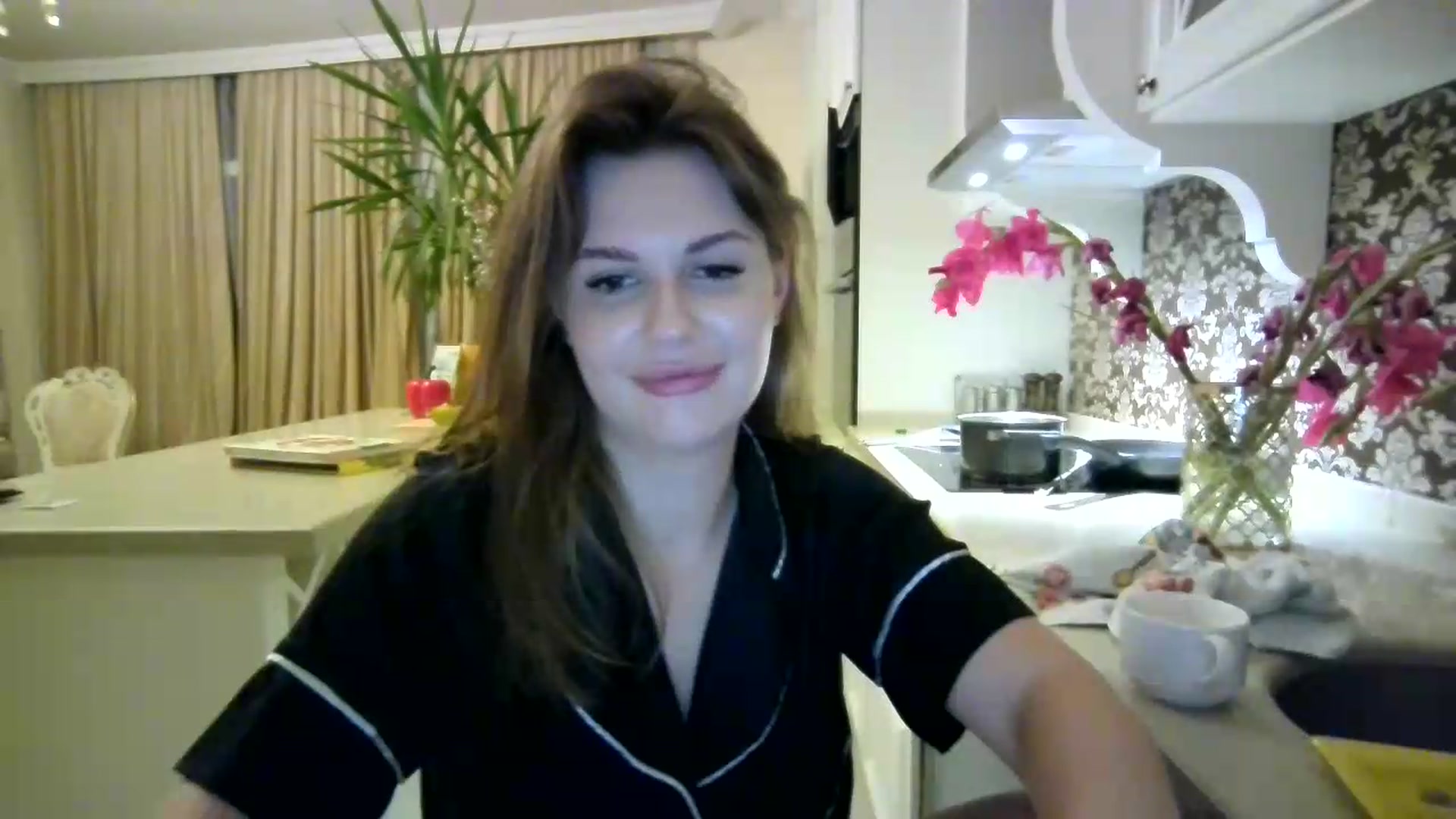 Gallery image thumbnail from Alisaaaa1's myfreecams stream on, 08/31/2026, 24:27 image 16 of 20