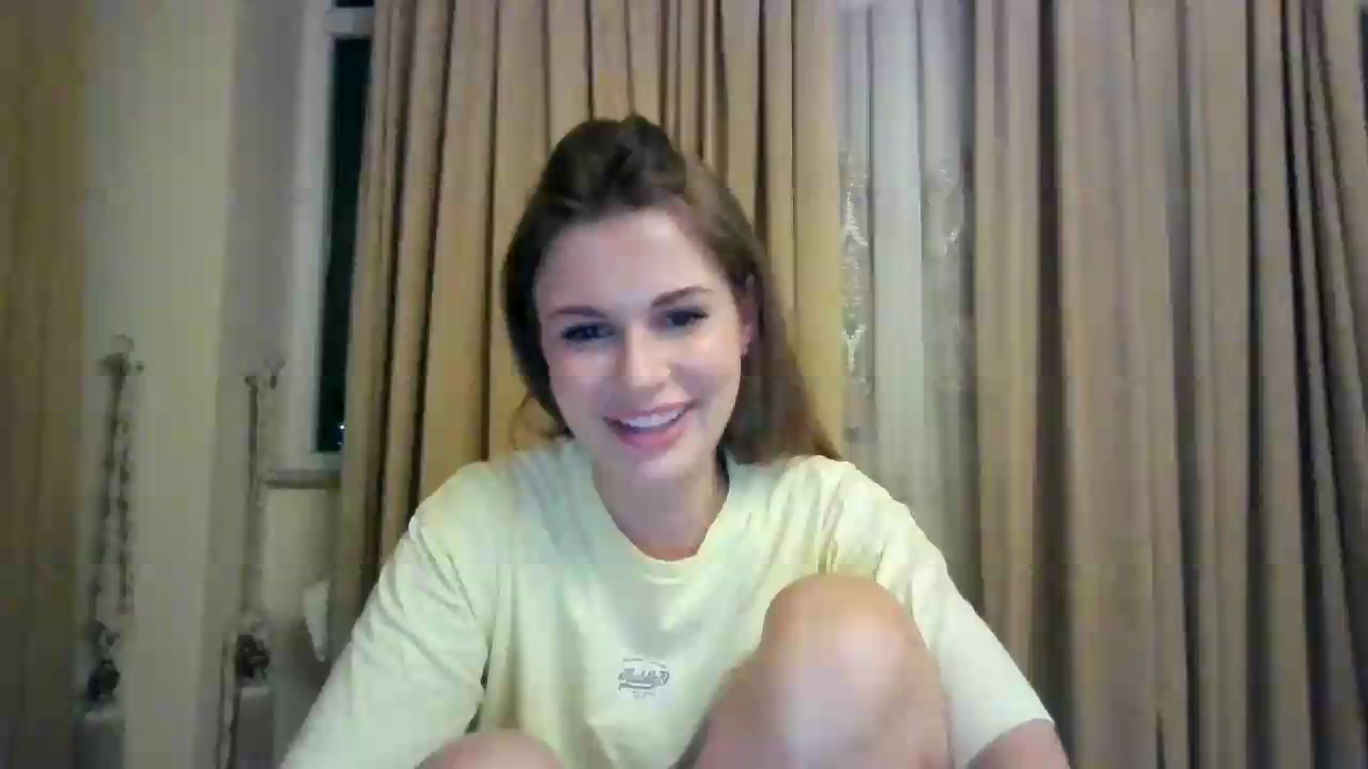 Gallery image thumbnail from Alisaaaa1's myfreecams stream on, 09/06/2026, 22:17 image 13 of 20