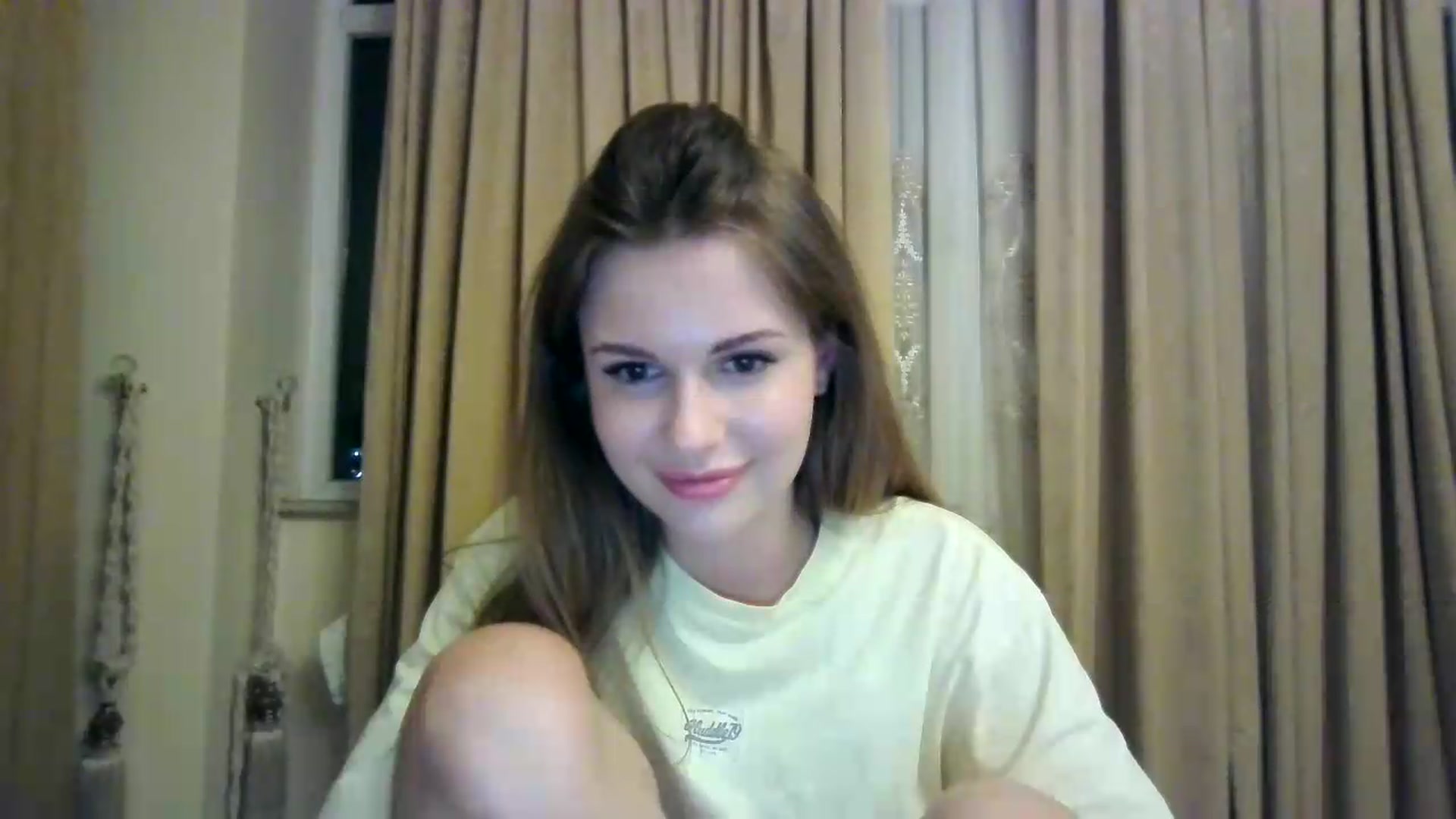 Gallery image thumbnail from Alisaaaa1's myfreecams stream on, 09/06/2026, 22:17 image 4 of 20