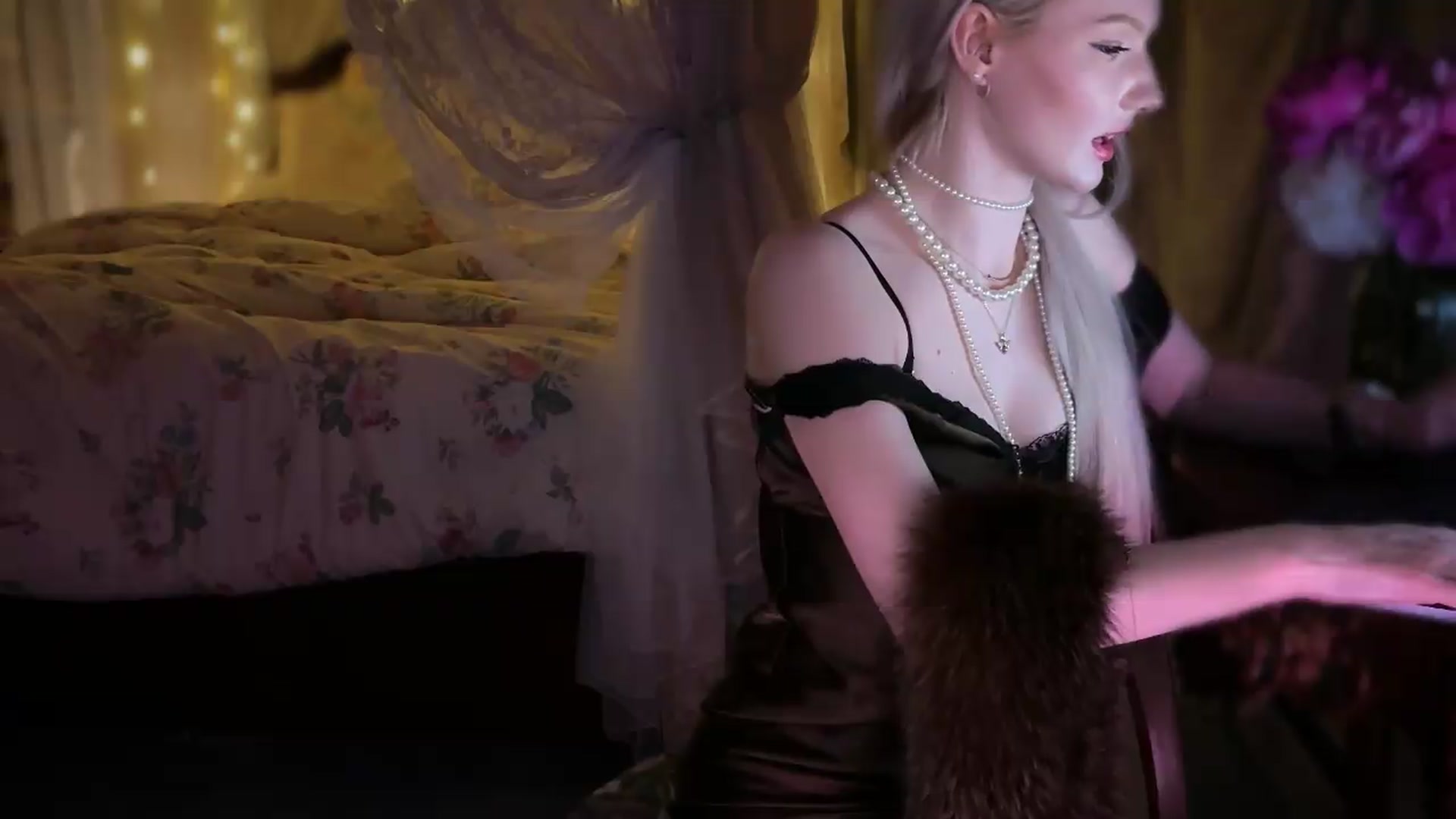 Gallery image thumbnail from Alisette's myfreecams stream on, 06/04/2026, 06:39 image 11 of 20
