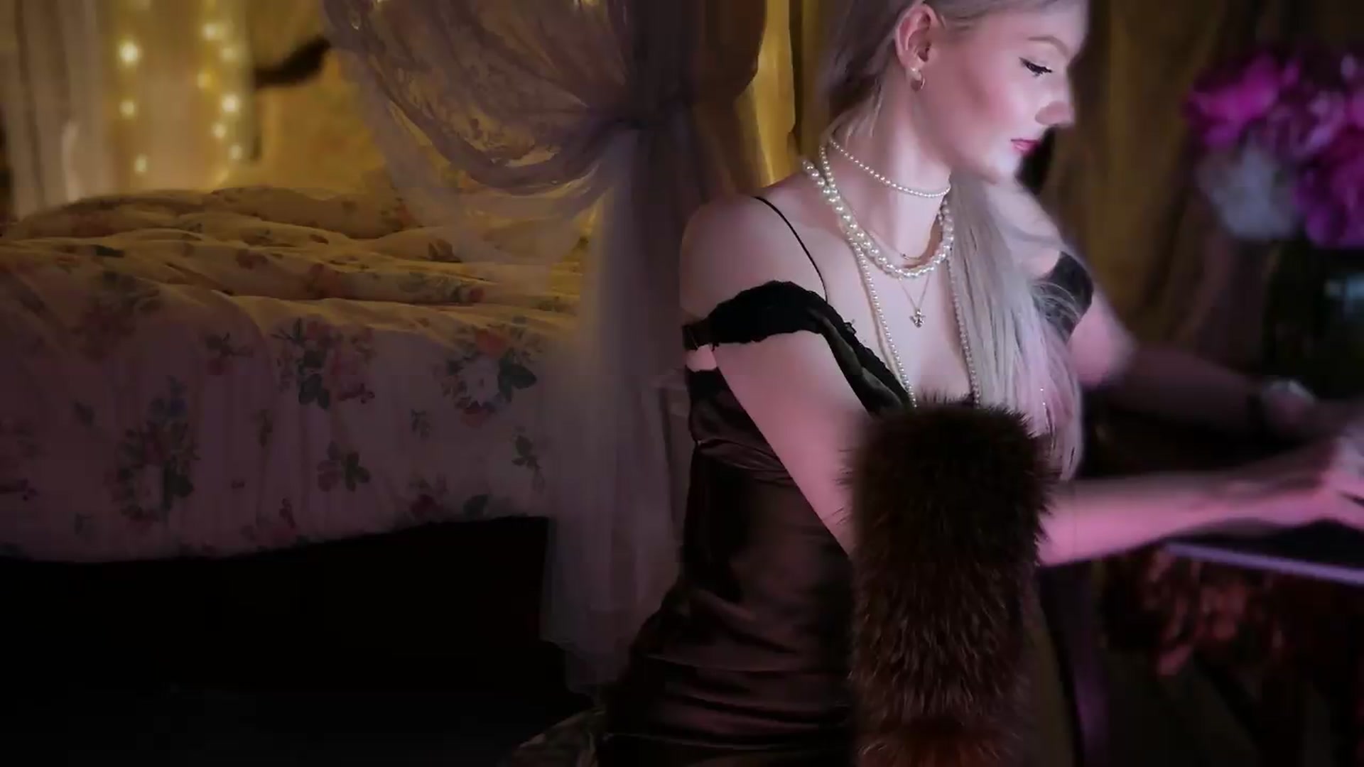 Gallery image thumbnail from Alisette's myfreecams stream on, 06/04/2026, 06:39 image 13 of 20