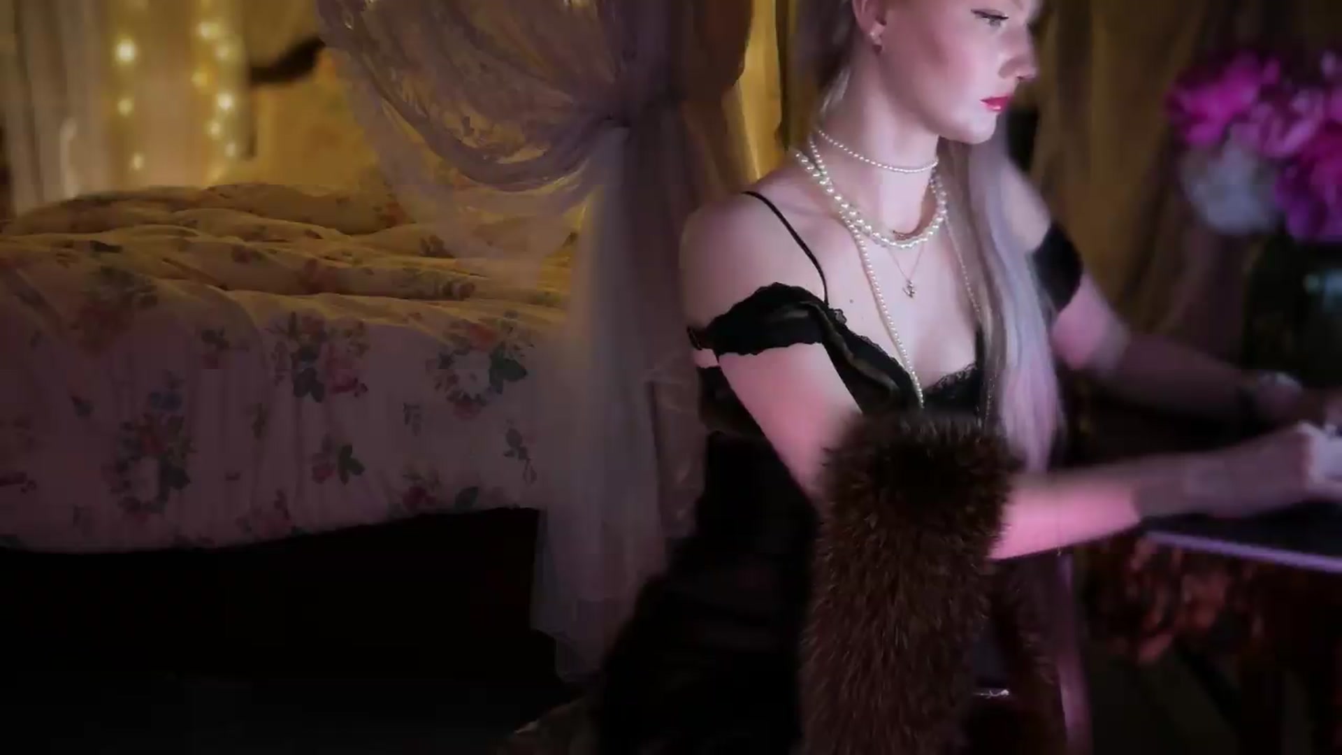 Gallery image thumbnail from Alisette's myfreecams stream on, 06/04/2026, 06:39 image 8 of 20