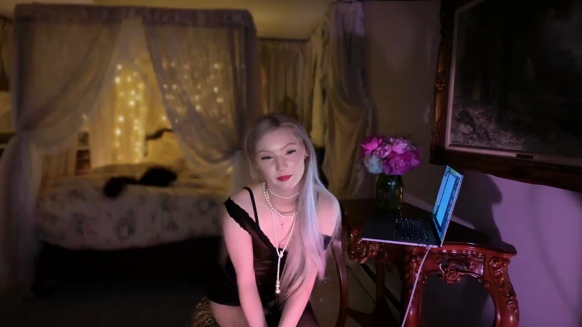 Gallery image thumbnail from Alisette's myfreecams stream on, 06/04/2026, 07:04 image 9 of 20