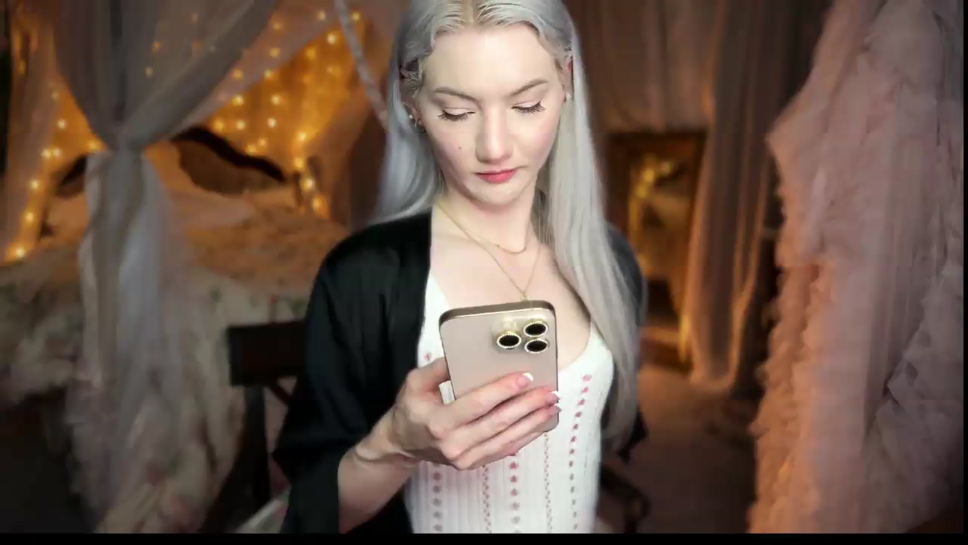 Gallery image thumbnail from Alisette's myfreecams stream on, 08/02/2026, 05:18 image 17 of 20