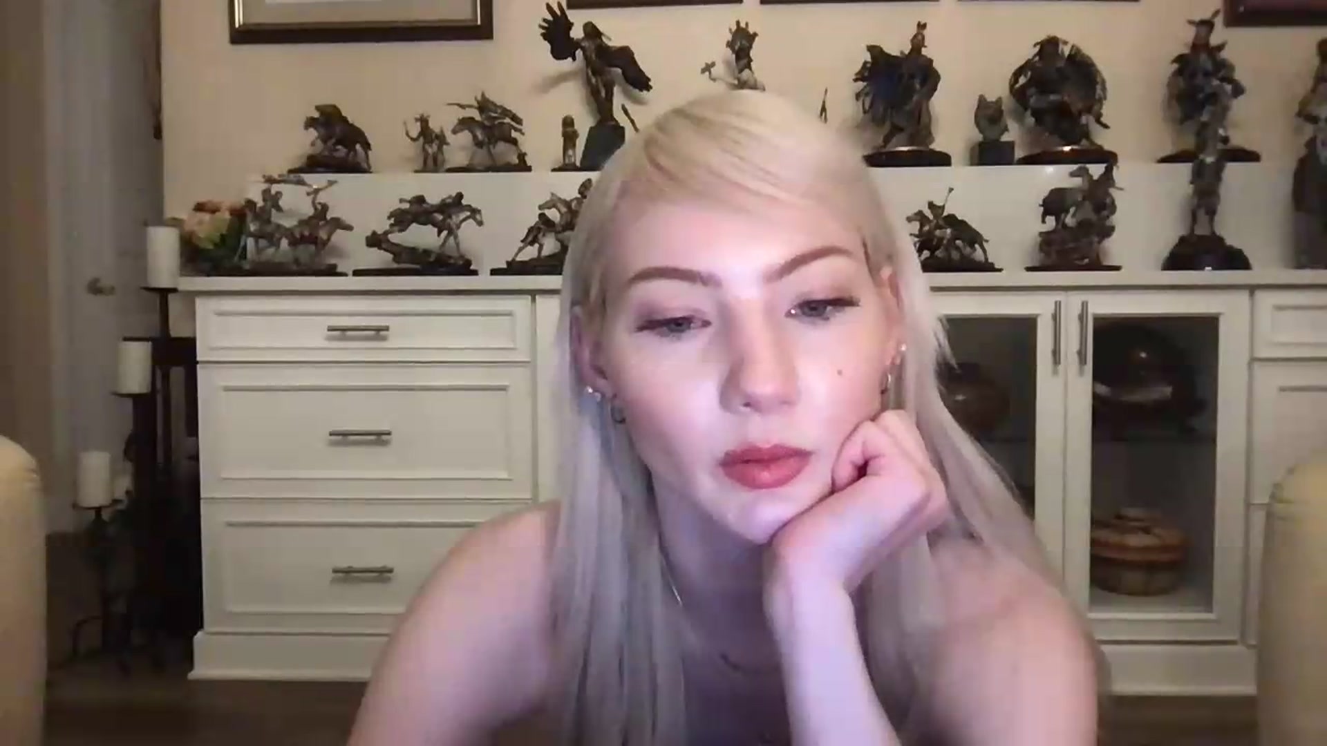 Gallery image thumbnail from Alisette's myfreecams stream on, 08/24/2026, 05:07 image 17 of 20