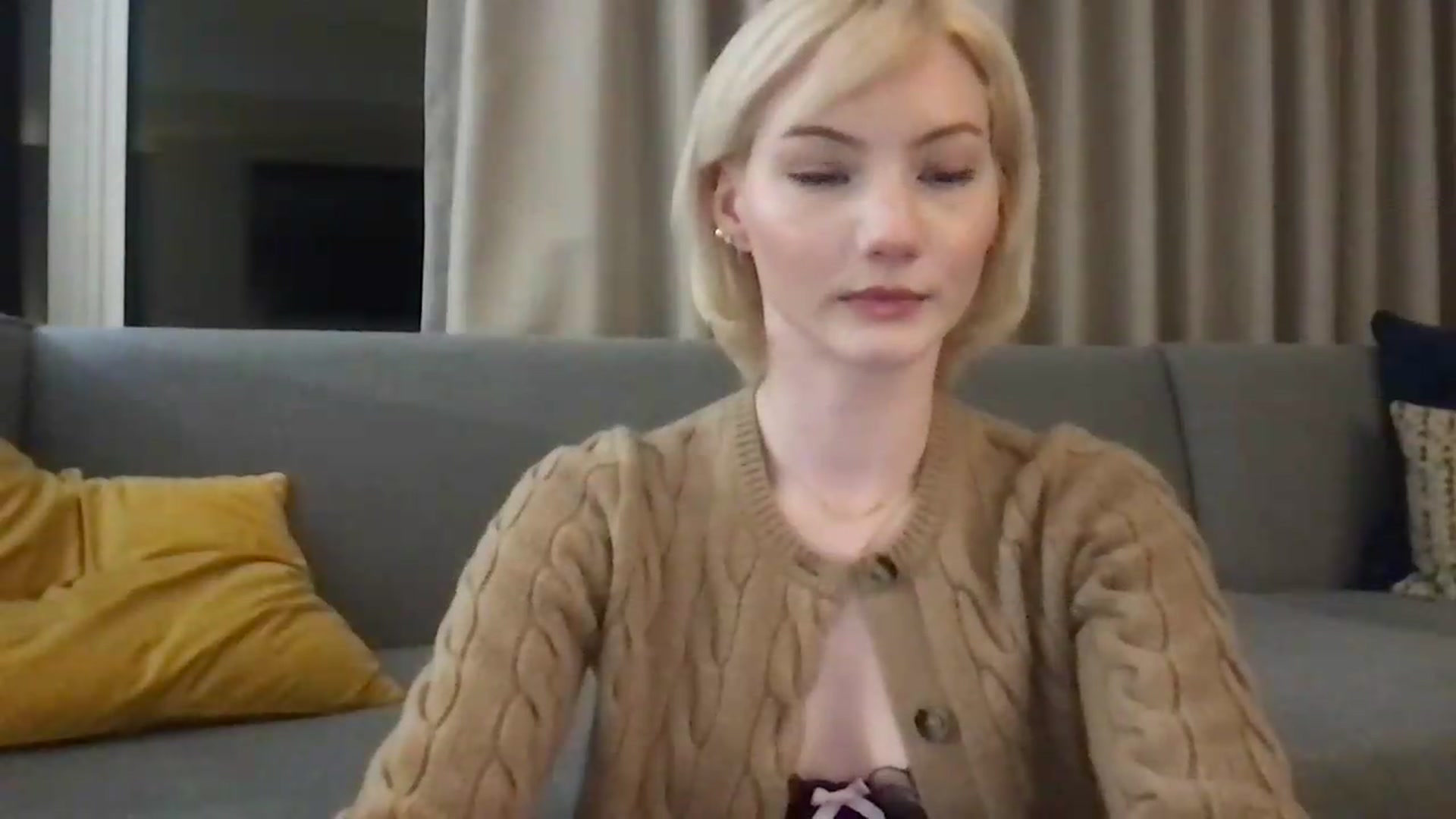 Gallery image thumbnail from Alisette's myfreecams stream on, 08/27/2026, 07:05 image 5 of 20