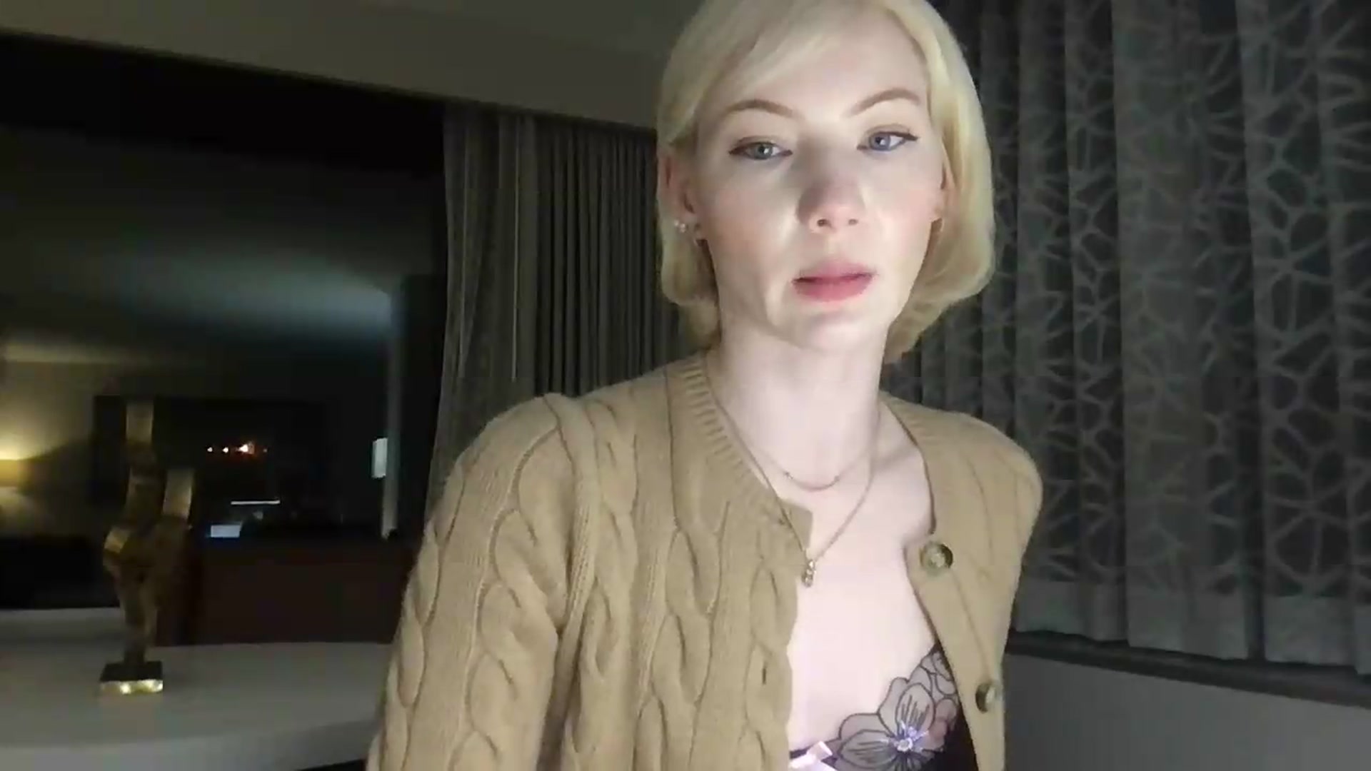 Gallery image thumbnail from Alisette's myfreecams stream on, 08/27/2026, 07:05 image 3 of 20