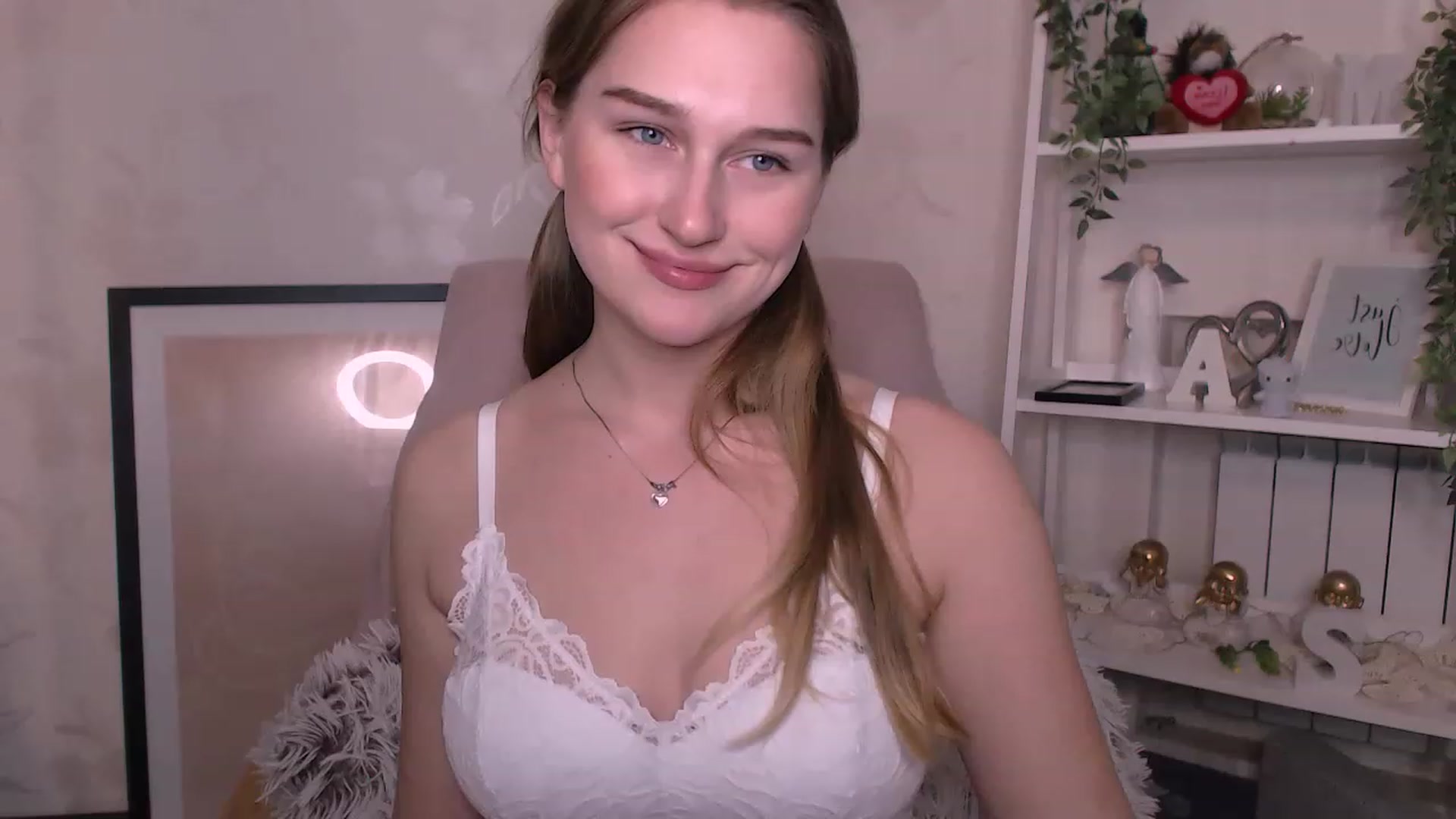 Gallery image thumbnail from AlishaBerk's myfreecams stream on, 02/20/2023, 16:06 image 14 of 20