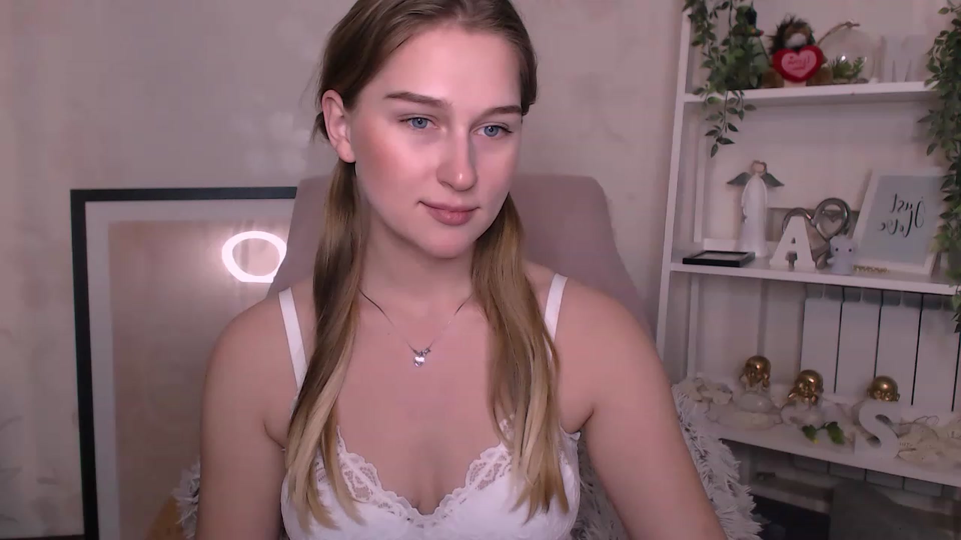 Gallery image thumbnail from AlishaBerk's myfreecams stream on, 02/20/2023, 16:06 image 18 of 20