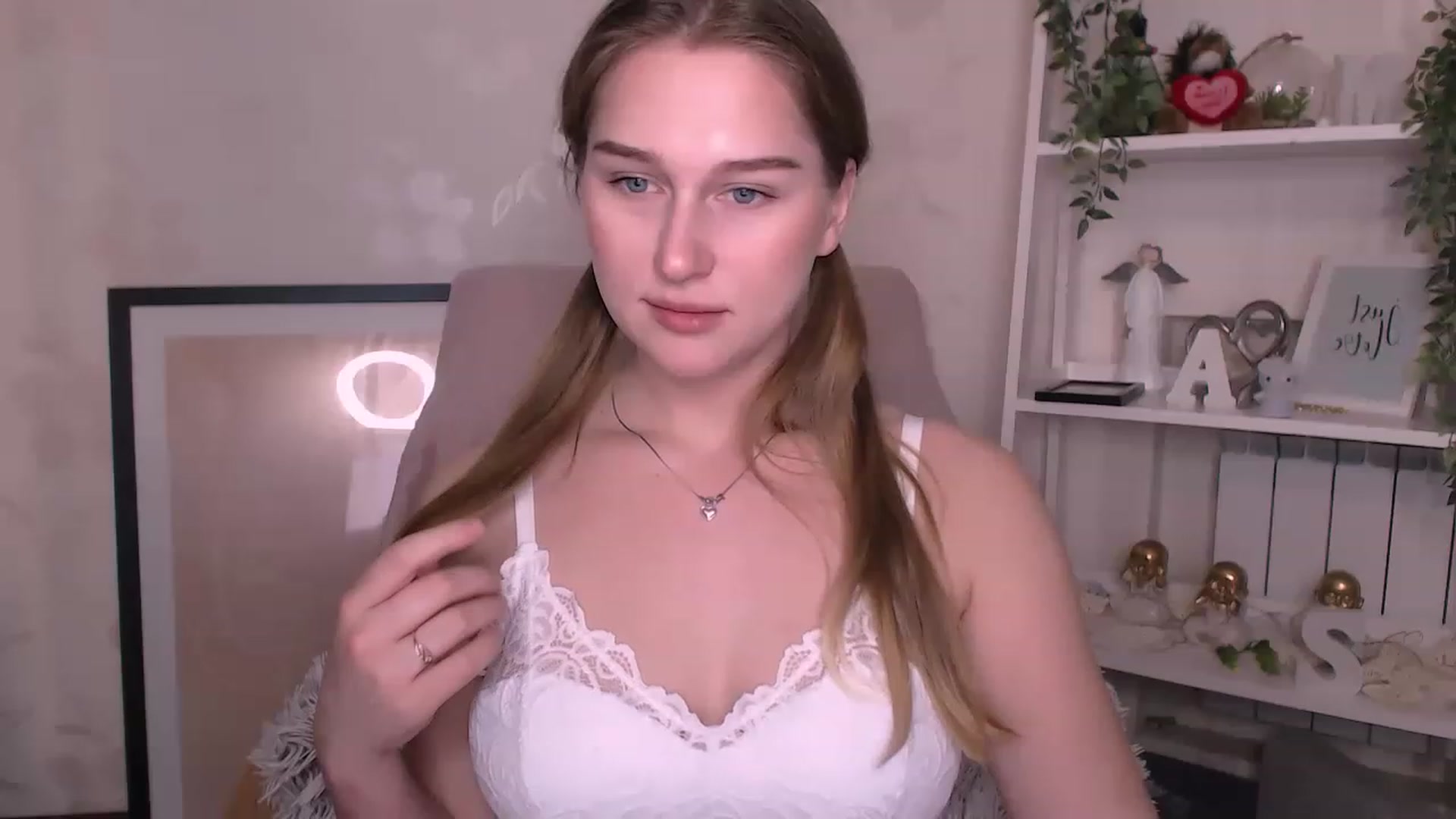 Gallery image thumbnail from AlishaBerk's myfreecams stream on, 02/20/2023, 16:06 image 11 of 20