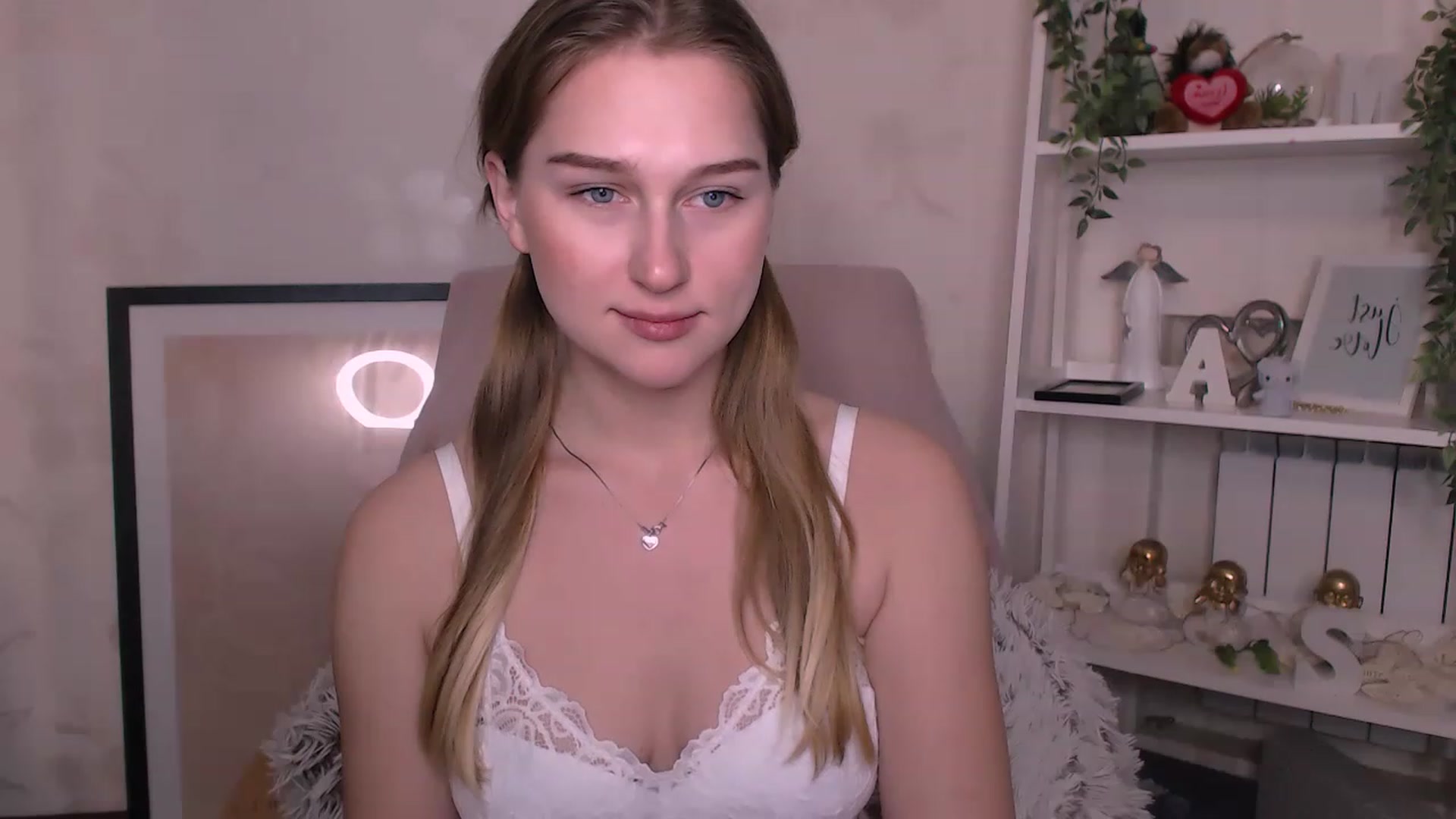 Gallery image thumbnail from AlishaBerk's myfreecams stream on, 02/20/2023, 16:06 image 19 of 20
