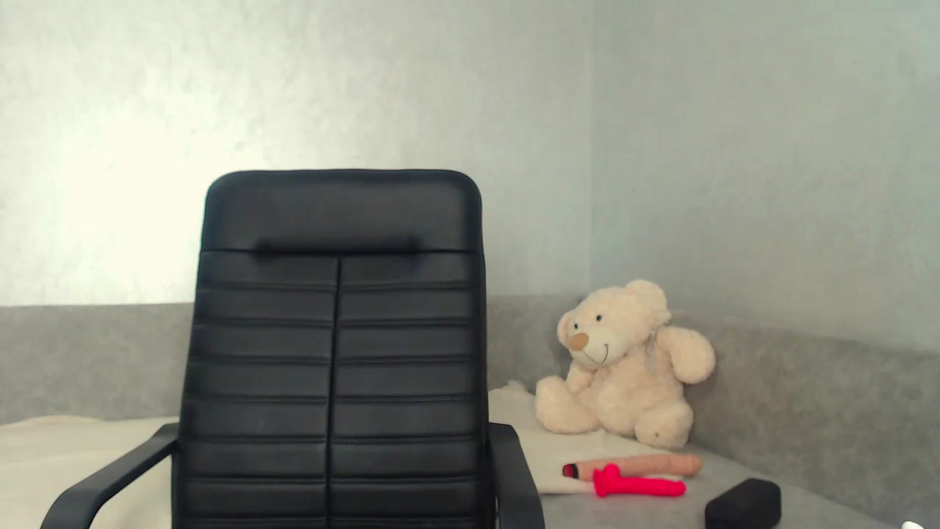 Gallery image thumbnail from AlishaPrice's myfreecams stream on, 11/12/2023, 13:06 image 6 of 20