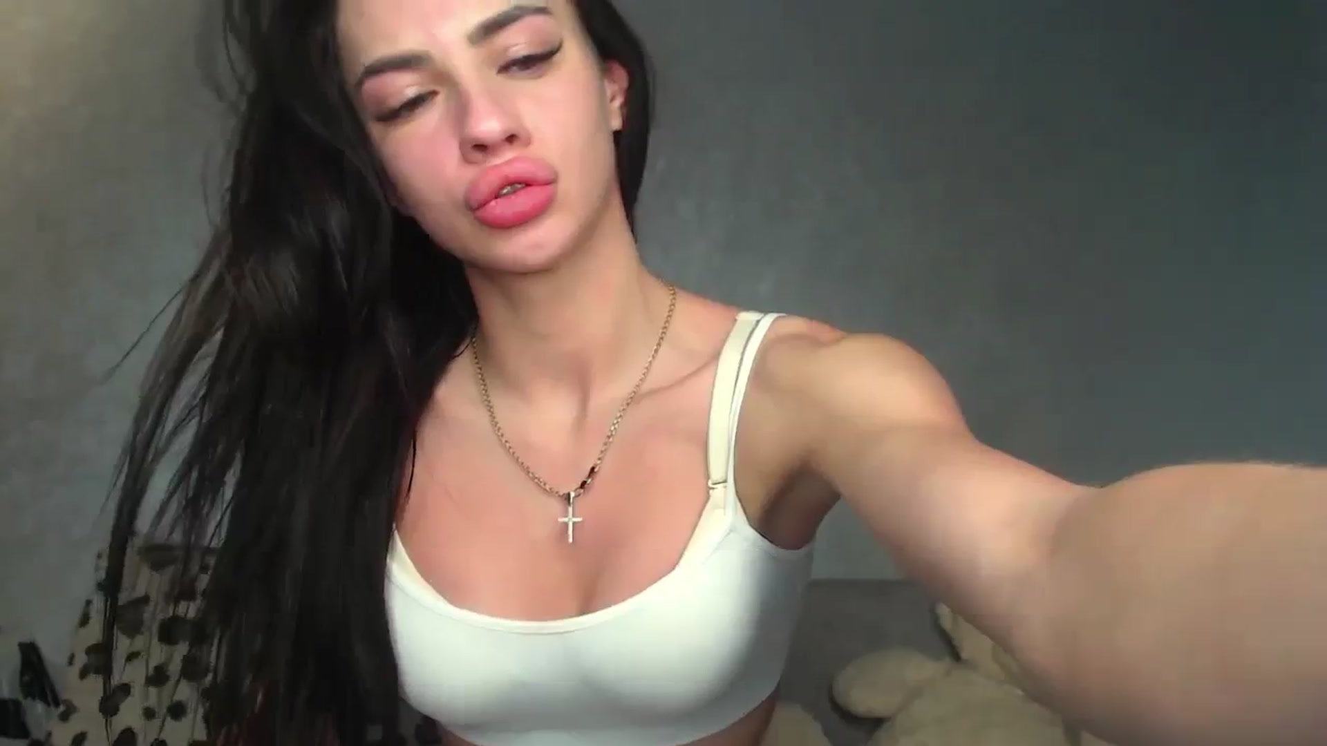 Gallery image thumbnail from AlishaPrice's myfreecams stream on, 03/16/2024, 23:03 image 4 of 20