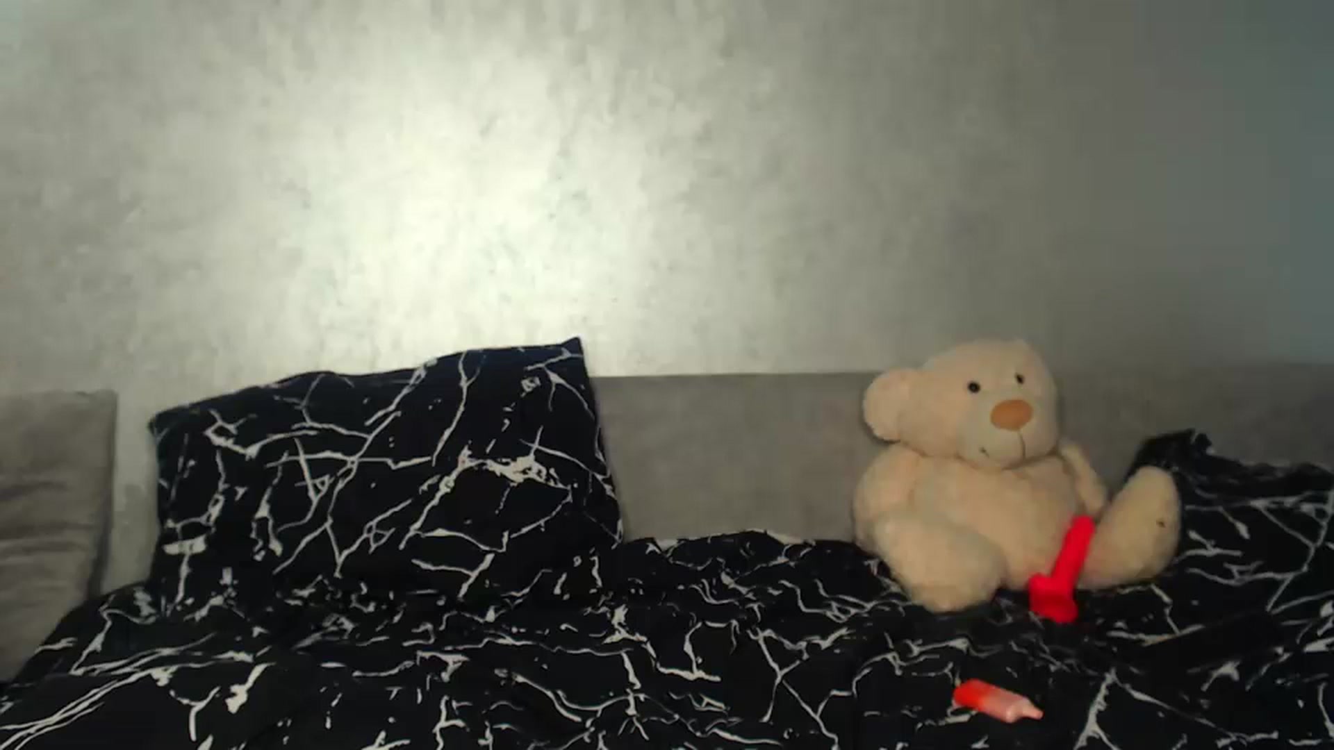 Gallery image thumbnail from AlishaPrice's myfreecams stream on, 05/07/2024, 19:22 image 18 of 20