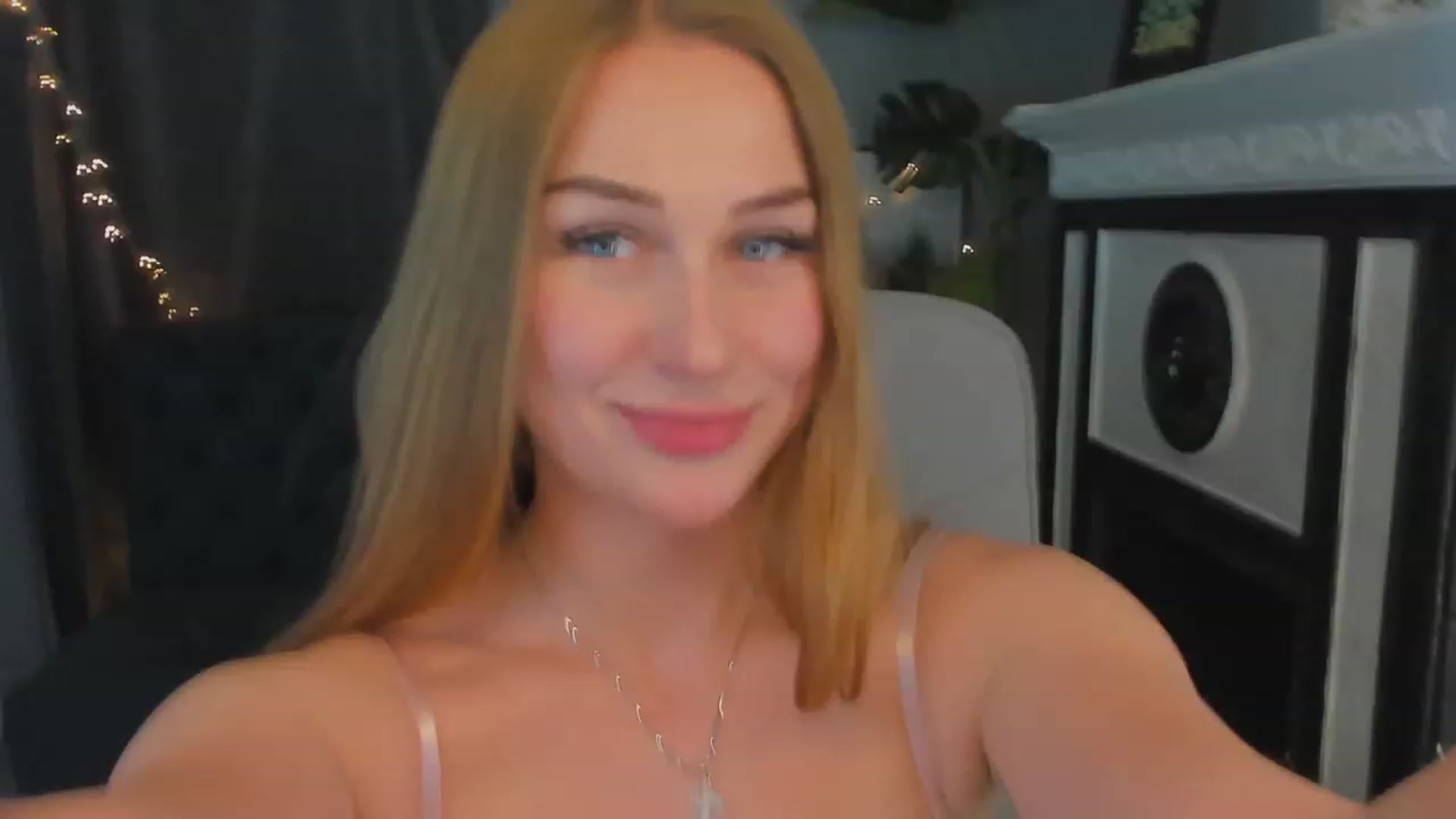 Gallery image thumbnail from AlishaX's myfreecams stream on, 02/21/2024, 14:49 image 18 of 20