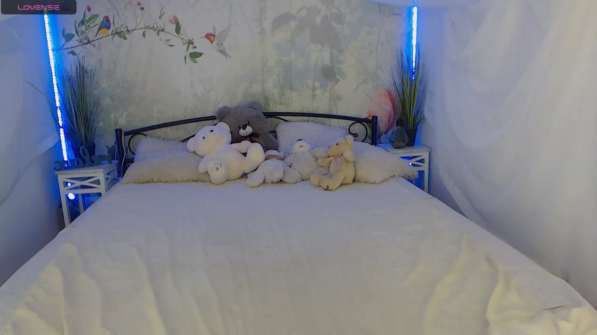Gallery image thumbnail from AlishaX's myfreecams stream on, 03/13/2024, 15:11 image 12 of 20