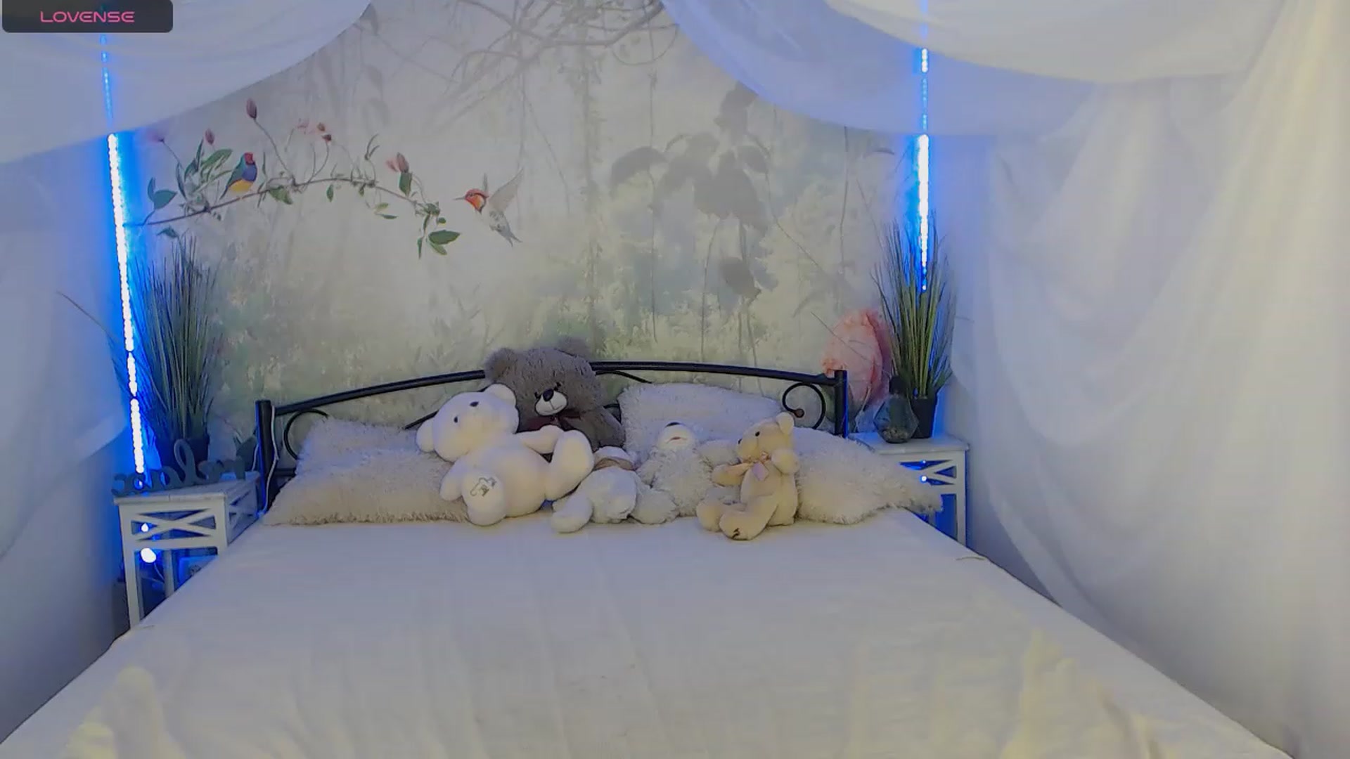 Gallery image thumbnail from AlishaX's myfreecams stream on, 03/13/2024, 16:09 image 14 of 20