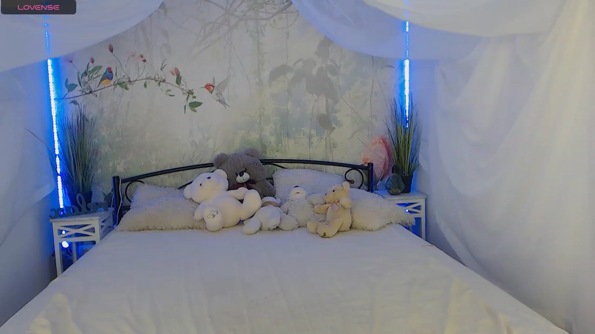 Gallery image thumbnail from AlishaX's myfreecams stream on, 03/13/2024, 16:09 image 11 of 20
