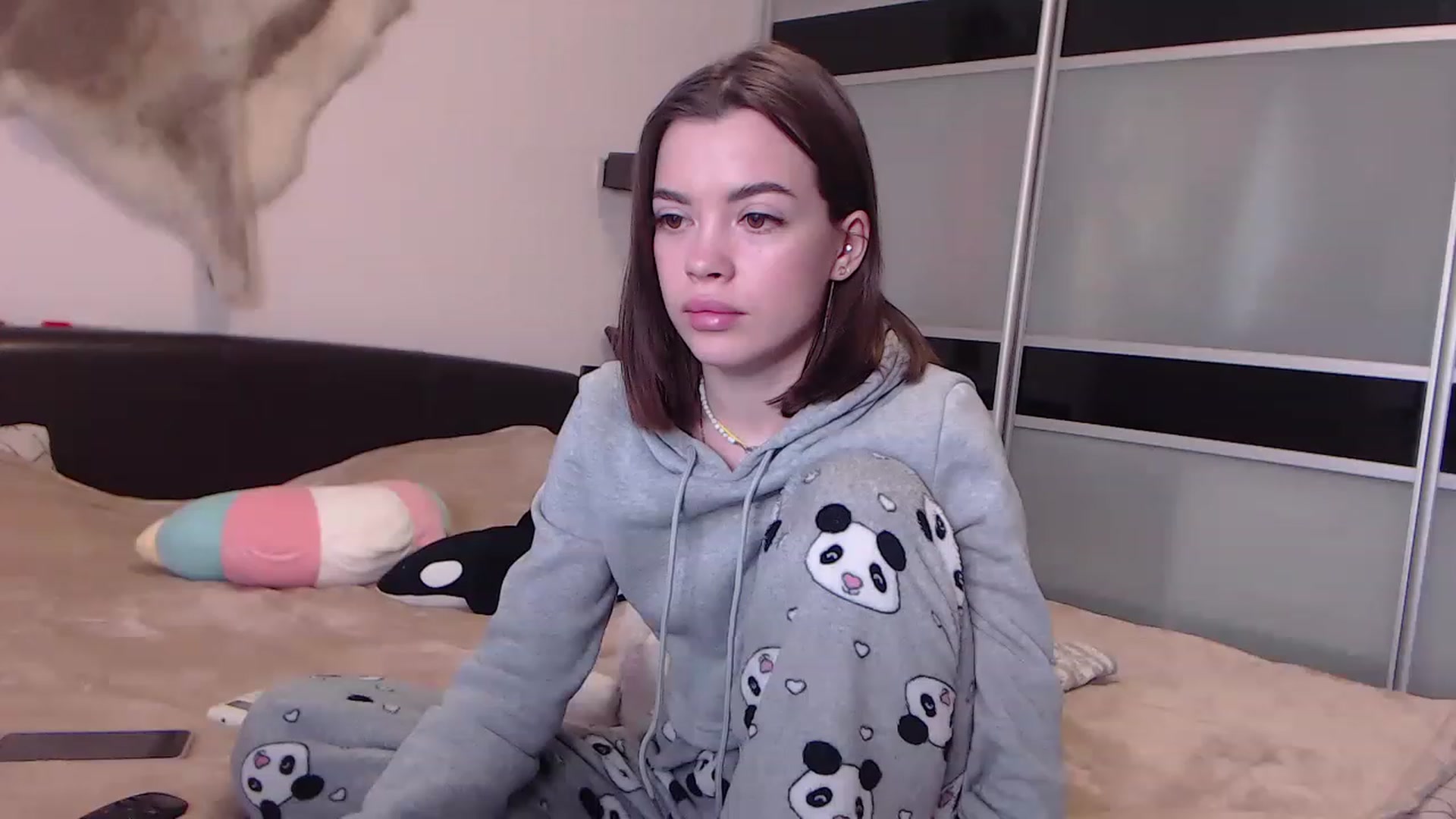 Gallery image thumbnail from Alisha_Norris's myfreecams stream on, 11/17/2022, 12:07 image 10 of 20