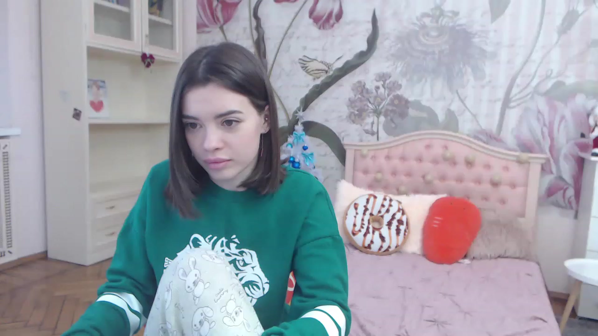 Gallery image thumbnail from Alisha_Norris's myfreecams stream on, 12/11/2022, 11:14 image 18 of 20