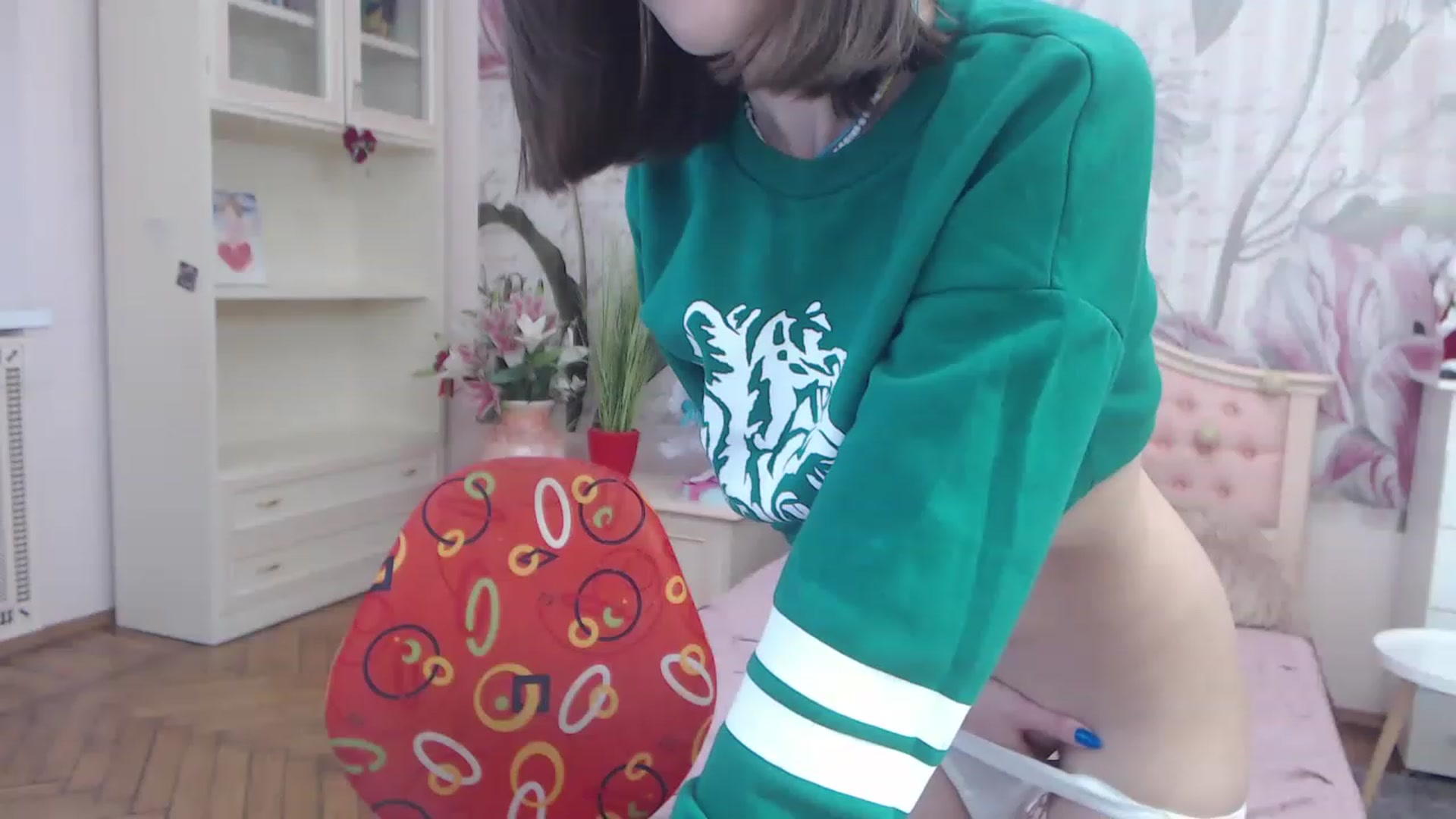 Gallery image thumbnail from Alisha_Norris's myfreecams stream on, 12/11/2022, 11:14 image 10 of 20