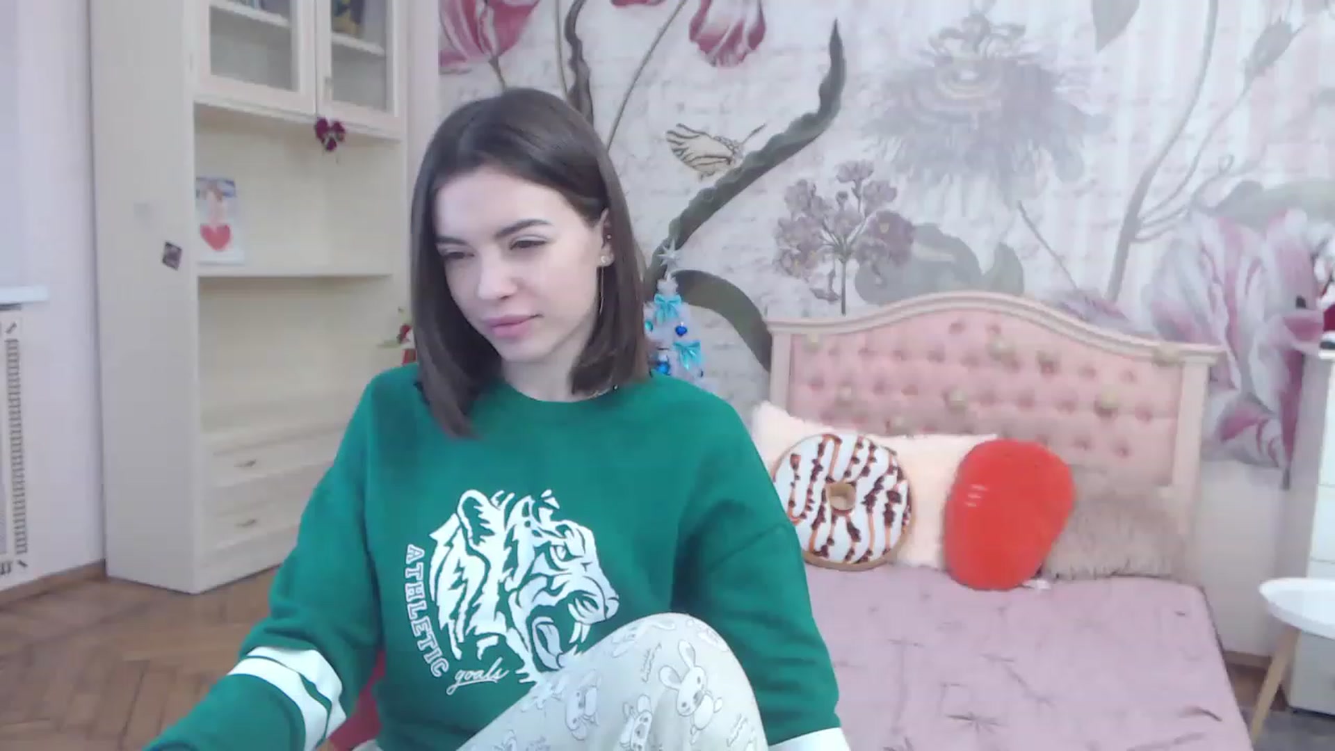 Gallery image thumbnail from Alisha_Norris's myfreecams stream on, 12/11/2022, 11:14 image 19 of 20
