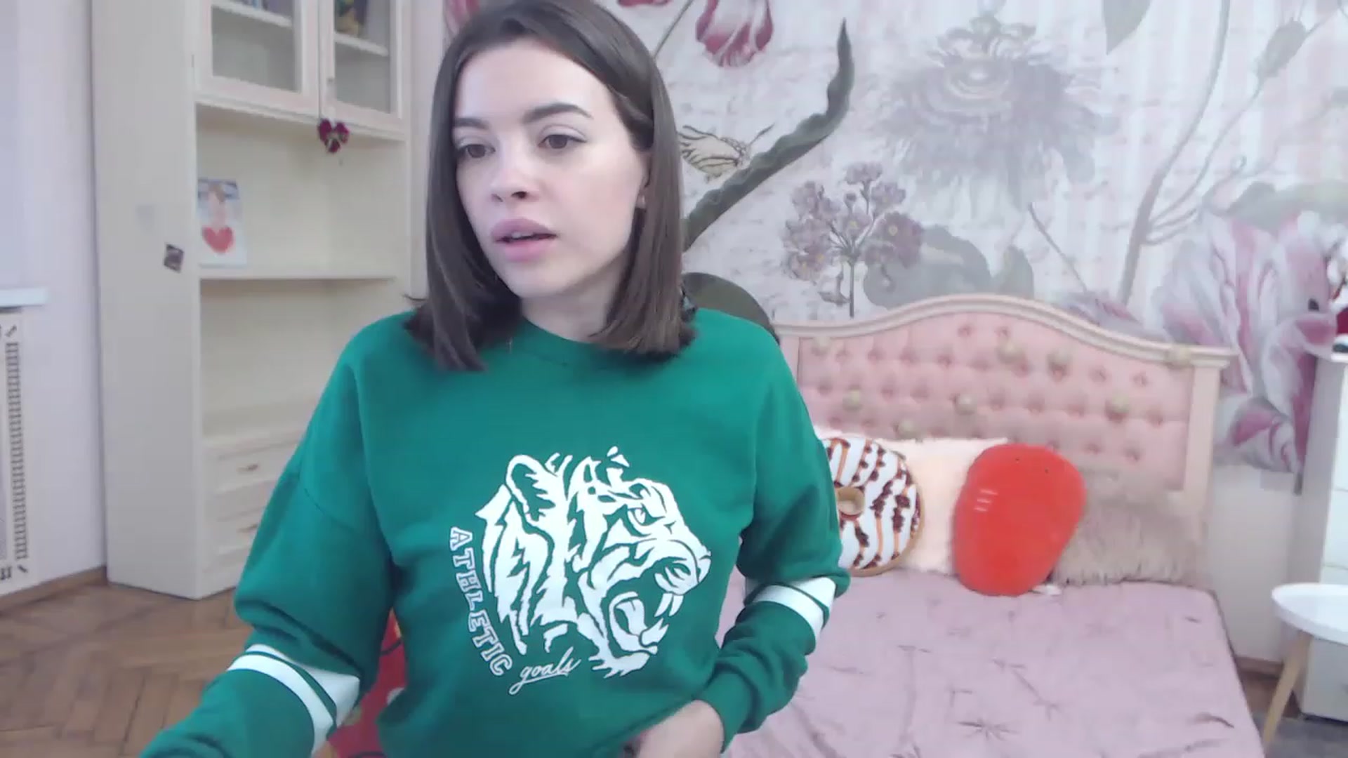 Gallery image thumbnail from Alisha_Norris's myfreecams stream on, 12/11/2022, 11:14 image 17 of 20