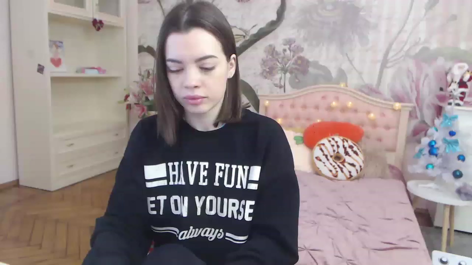 Gallery image thumbnail from Alisha_Norris's myfreecams stream on, 12/12/2022, 11:35 image 2 of 20