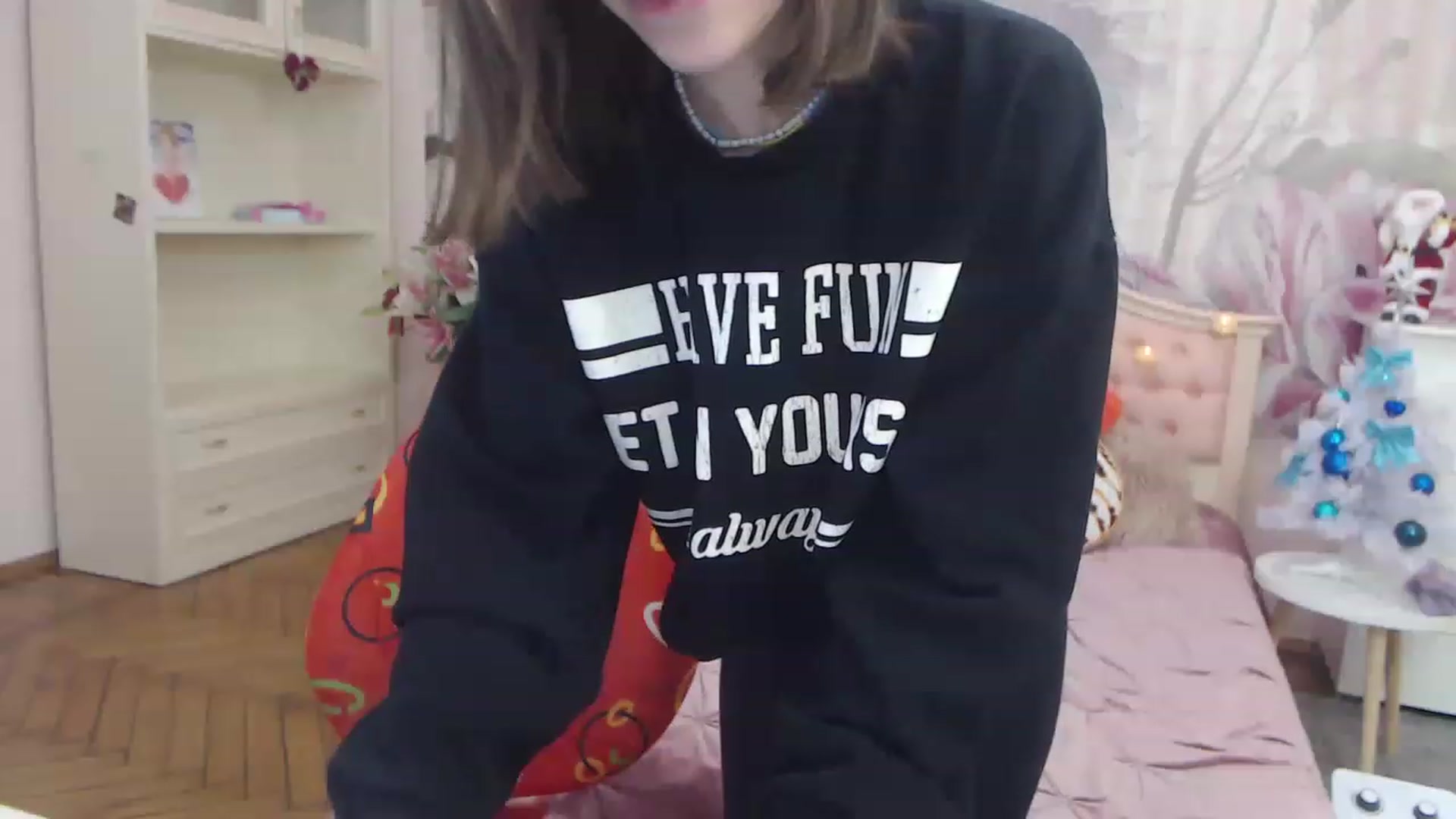 Gallery image thumbnail from Alisha_Norris's myfreecams stream on, 12/12/2022, 11:35 image 8 of 20