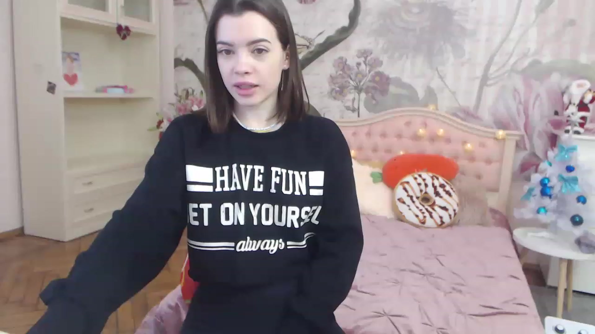 Gallery image thumbnail from Alisha_Norris's myfreecams stream on, 12/12/2022, 11:35 image 5 of 20