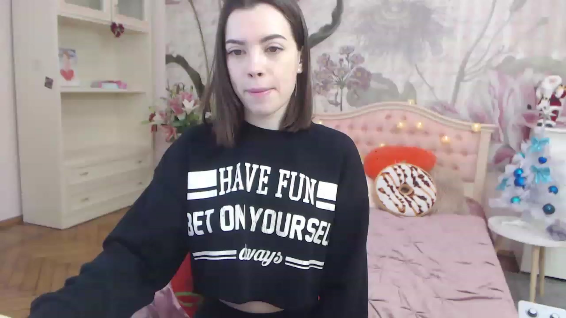 Gallery image thumbnail from Alisha_Norris's myfreecams stream on, 12/12/2022, 11:35 image 3 of 20