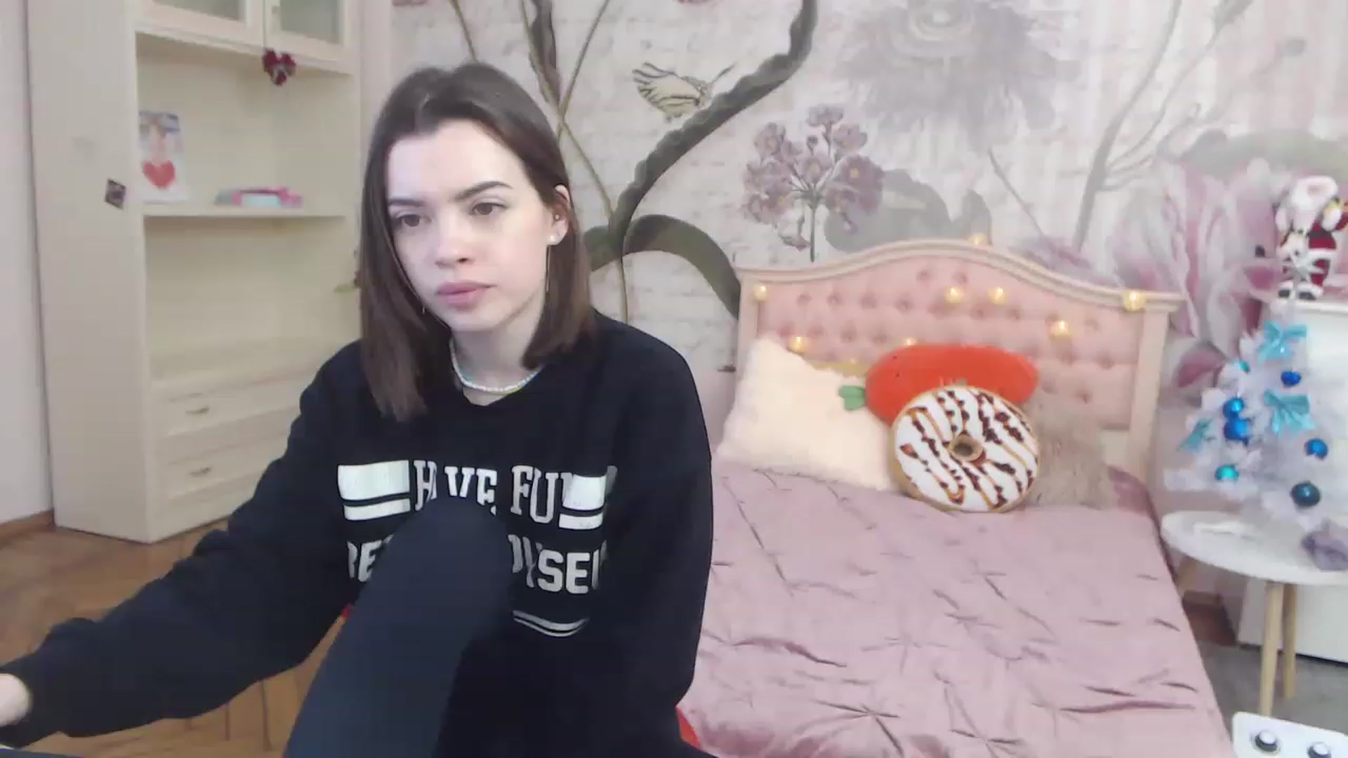 Gallery image thumbnail from Alisha_Norris's myfreecams stream on, 12/12/2022, 11:35 image 20 of 20