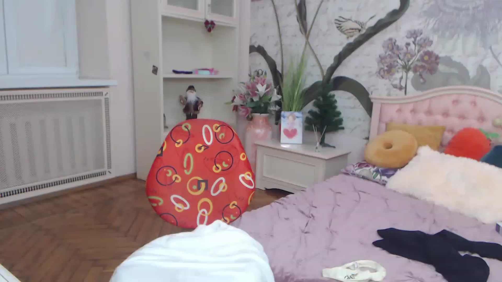 Gallery image thumbnail from Alisha_Norris's myfreecams stream on, 12/17/2022, 12:16 image 6 of 20