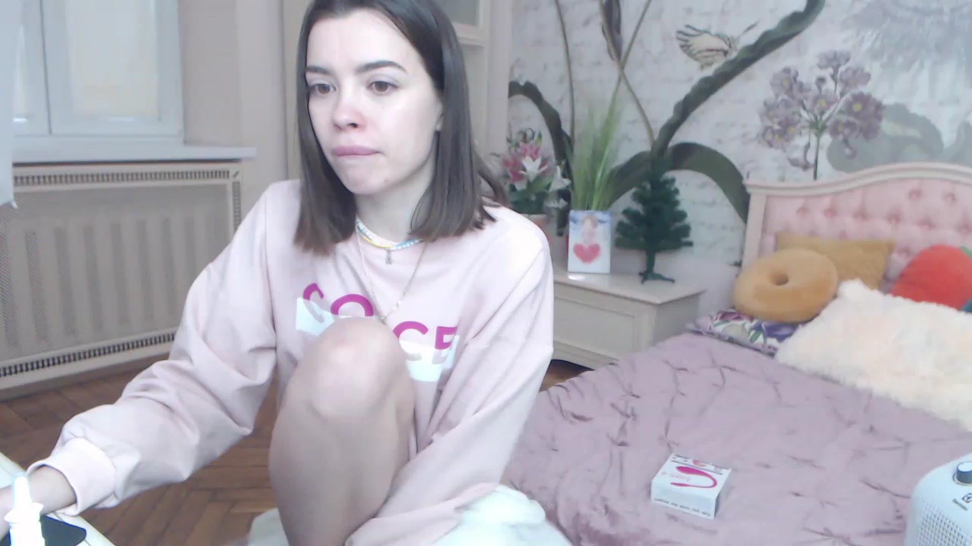 Gallery image thumbnail from Alisha_Norris's myfreecams stream on, 12/18/2022, 10:35 image 11 of 20