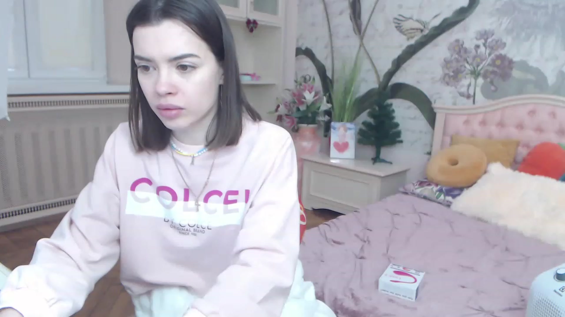 Gallery image thumbnail from Alisha_Norris's myfreecams stream on, 12/18/2022, 10:35 image 15 of 20