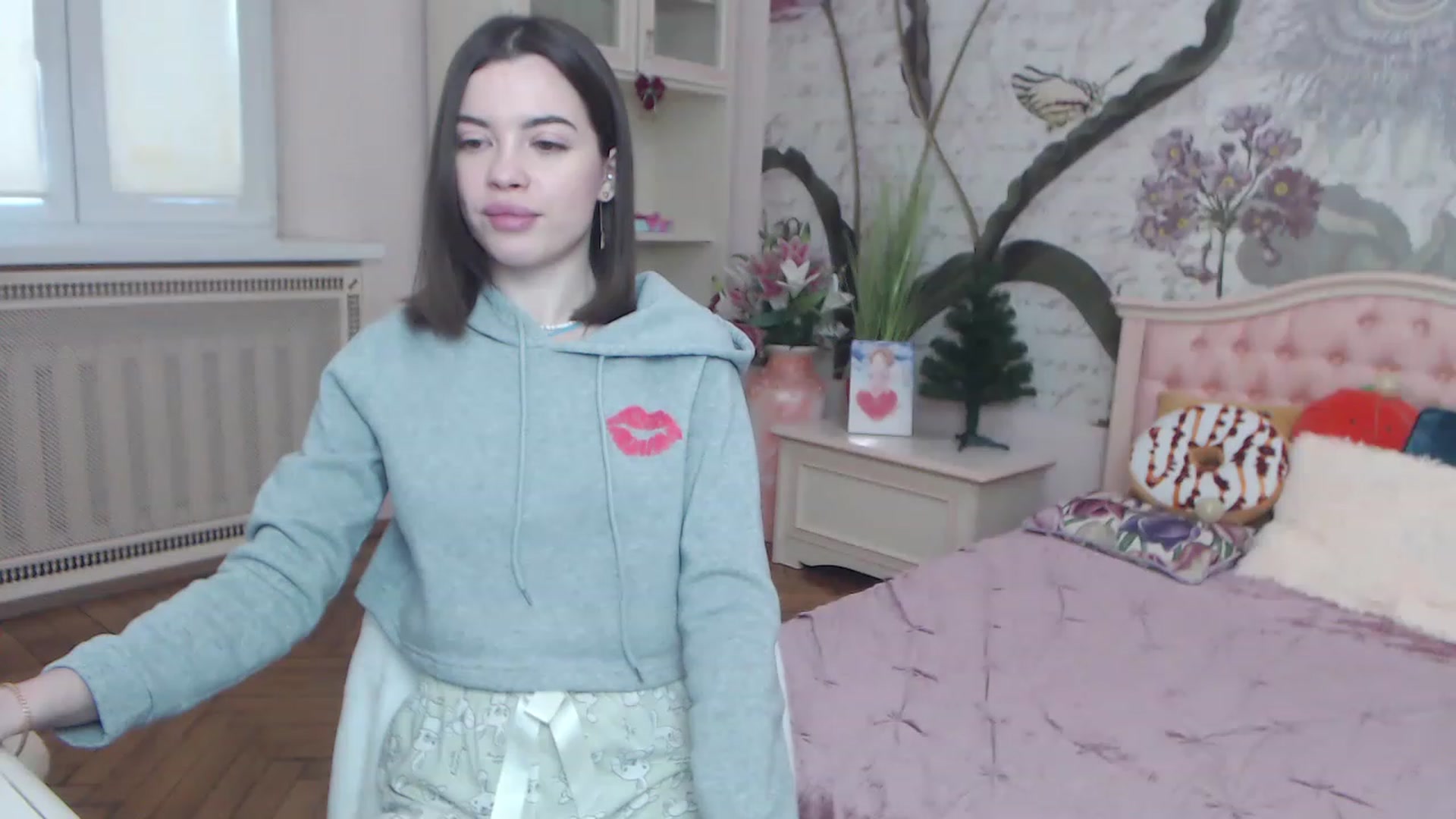 Gallery image thumbnail from Alisha_Norris's myfreecams stream on, 12/19/2022, 09:45 image 20 of 20