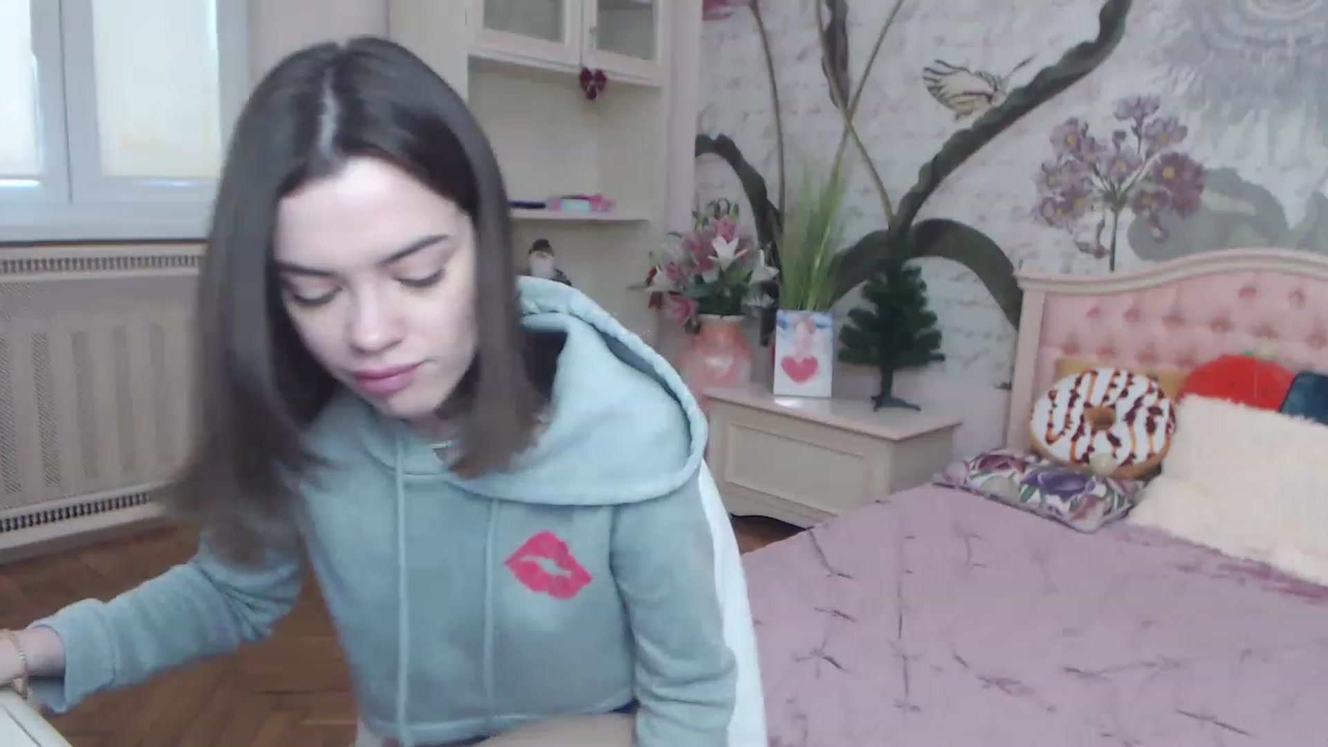 Gallery image thumbnail from Alisha_Norris's myfreecams stream on, 12/19/2022, 09:45 image 13 of 20