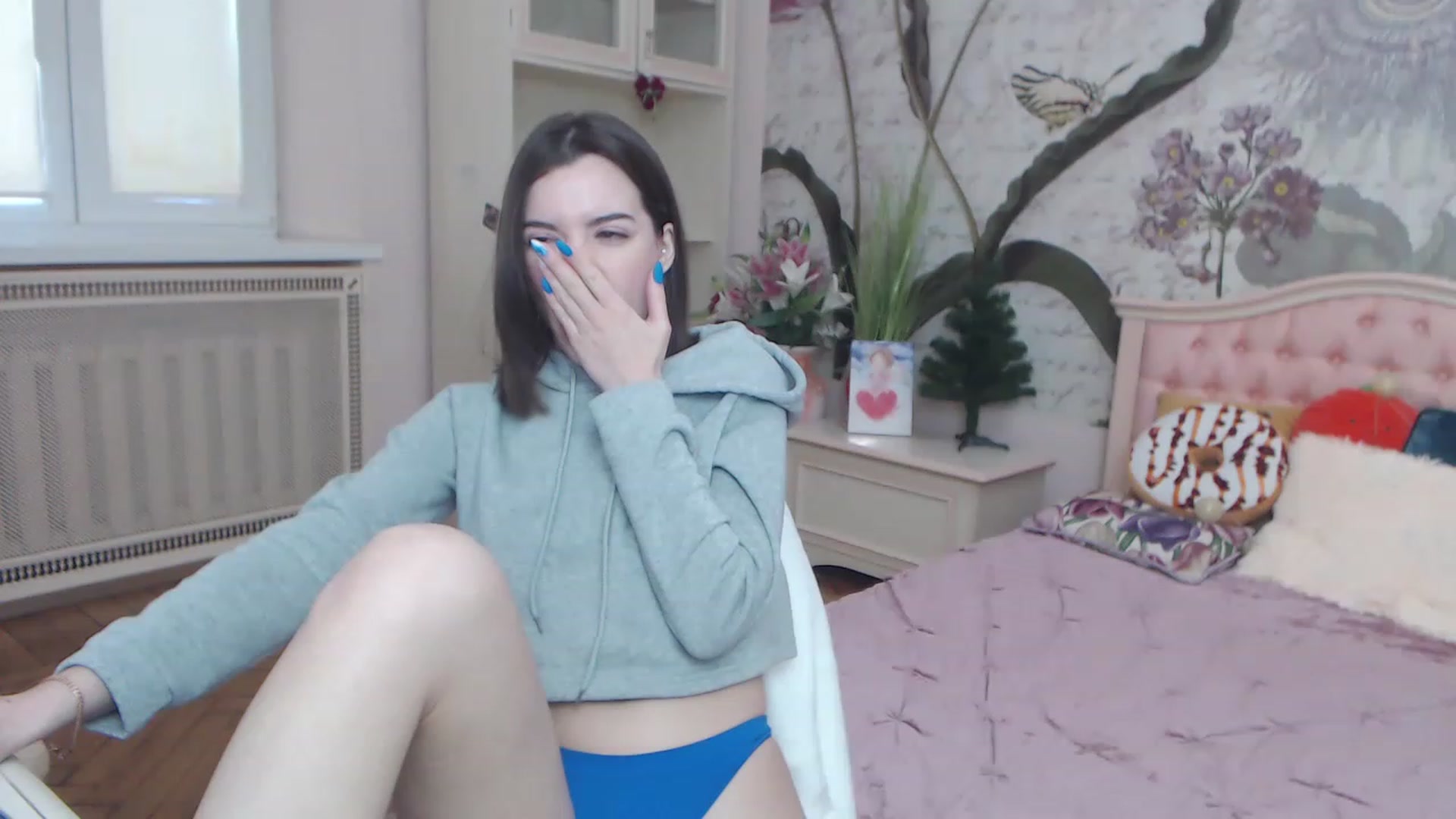 Gallery image thumbnail from Alisha_Norris's myfreecams stream on, 12/19/2022, 09:45 image 2 of 20